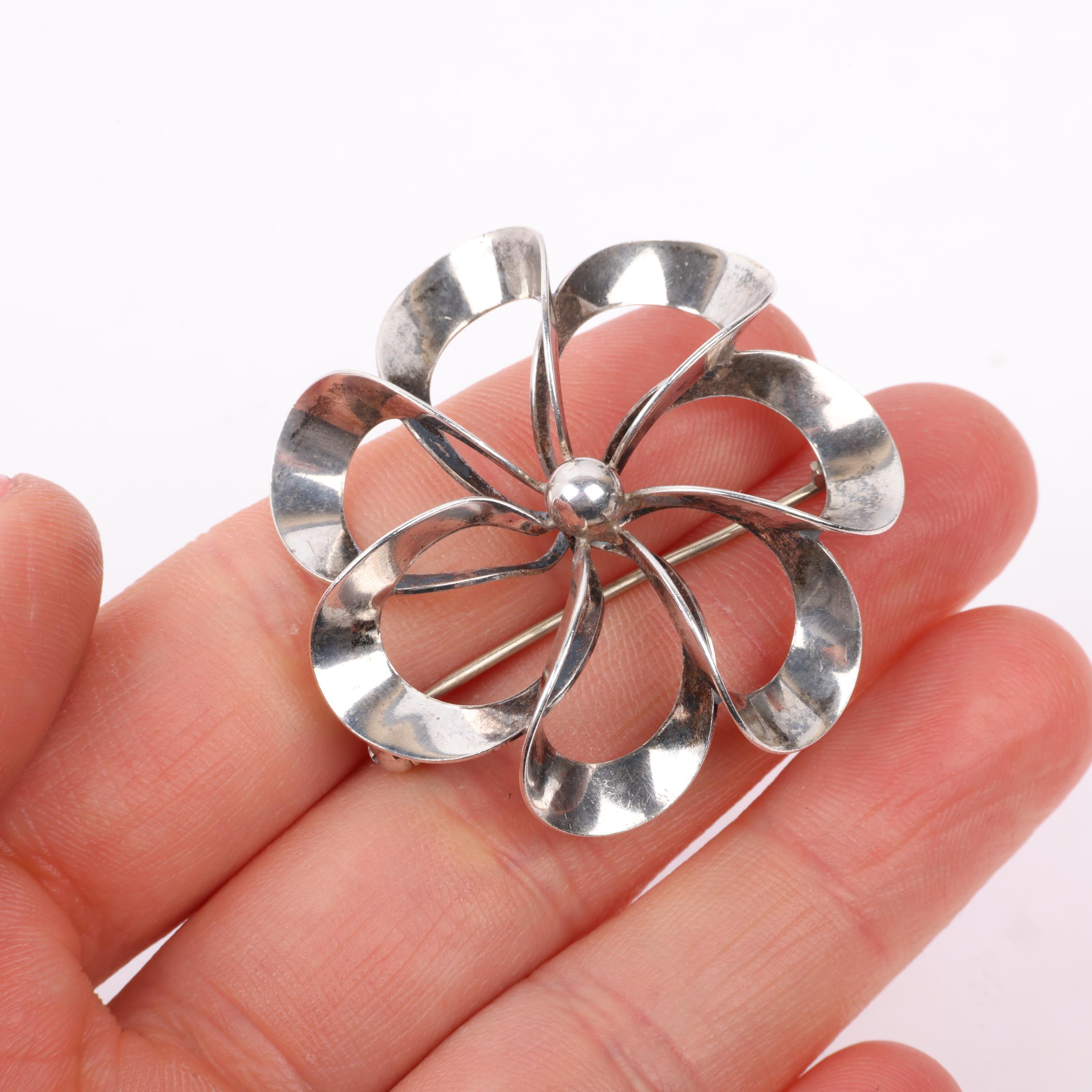 NIELS ERIK FROM - a Danish modernist sterling silver flowerhead openwork brooch, 39.1mm, 6.5g - Image 3 of 3