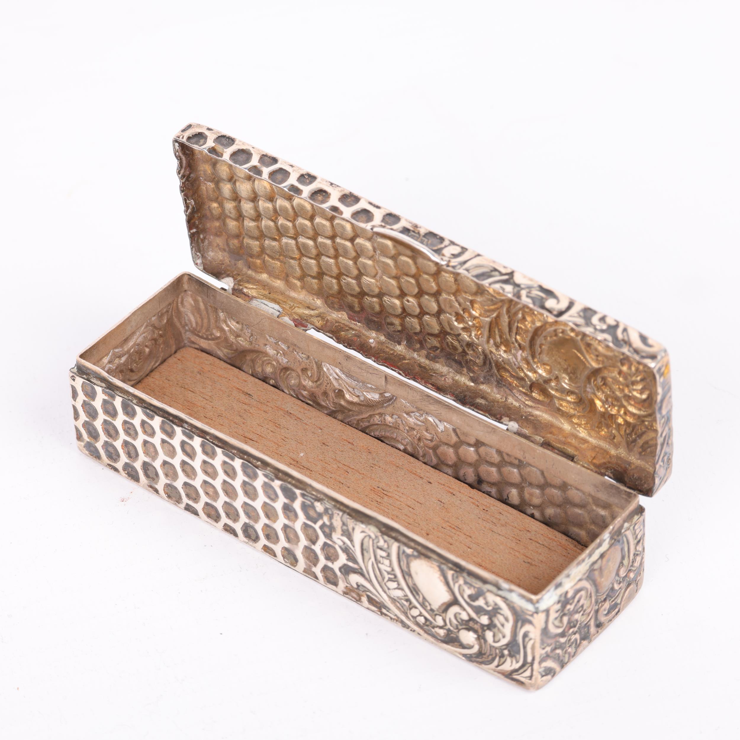 A late Victorian silver 'Honeycomb' dressing table jewel box, Charles Washington Shirley Deakin, - Image 3 of 3