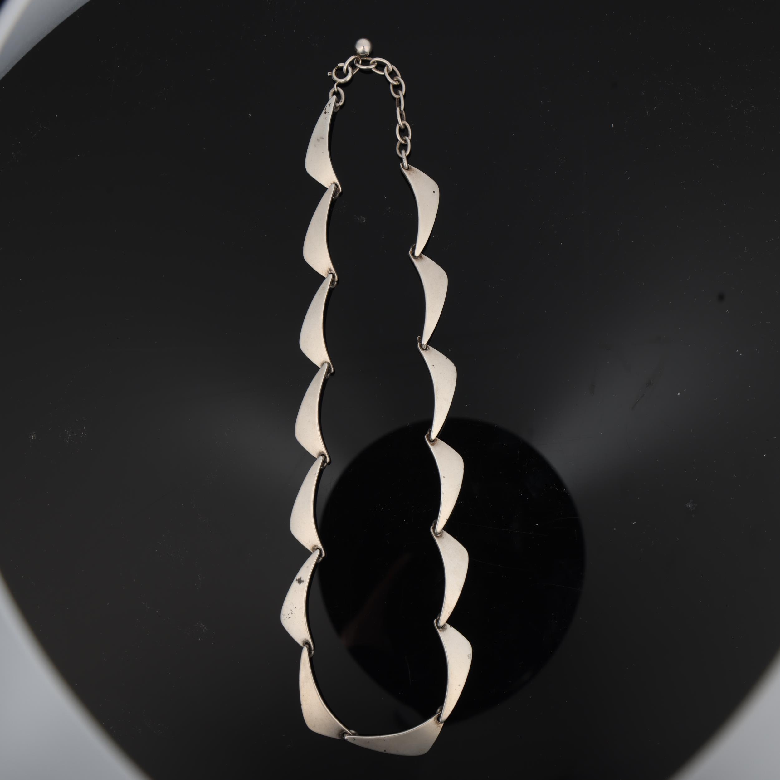 NIELS ERIK FROM - a Danish modernist sterling silver boomerang panel necklace, 40cm, 22.2g Condition - Image 2 of 4