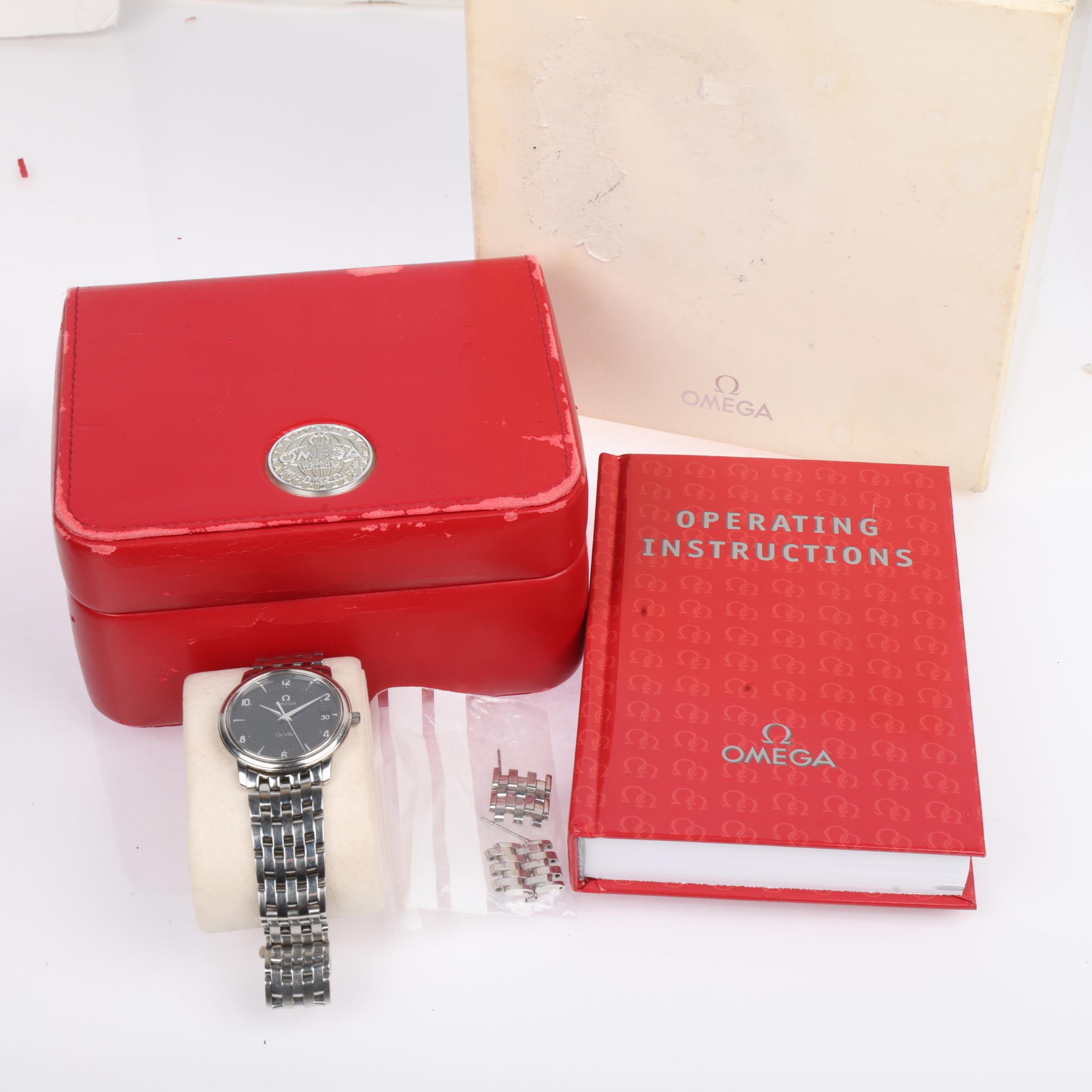 OMEGA - a stainless steel DeVille Prestige quartz calendar bracelet watch, ref. 196.1150, circa - Image 5 of 5