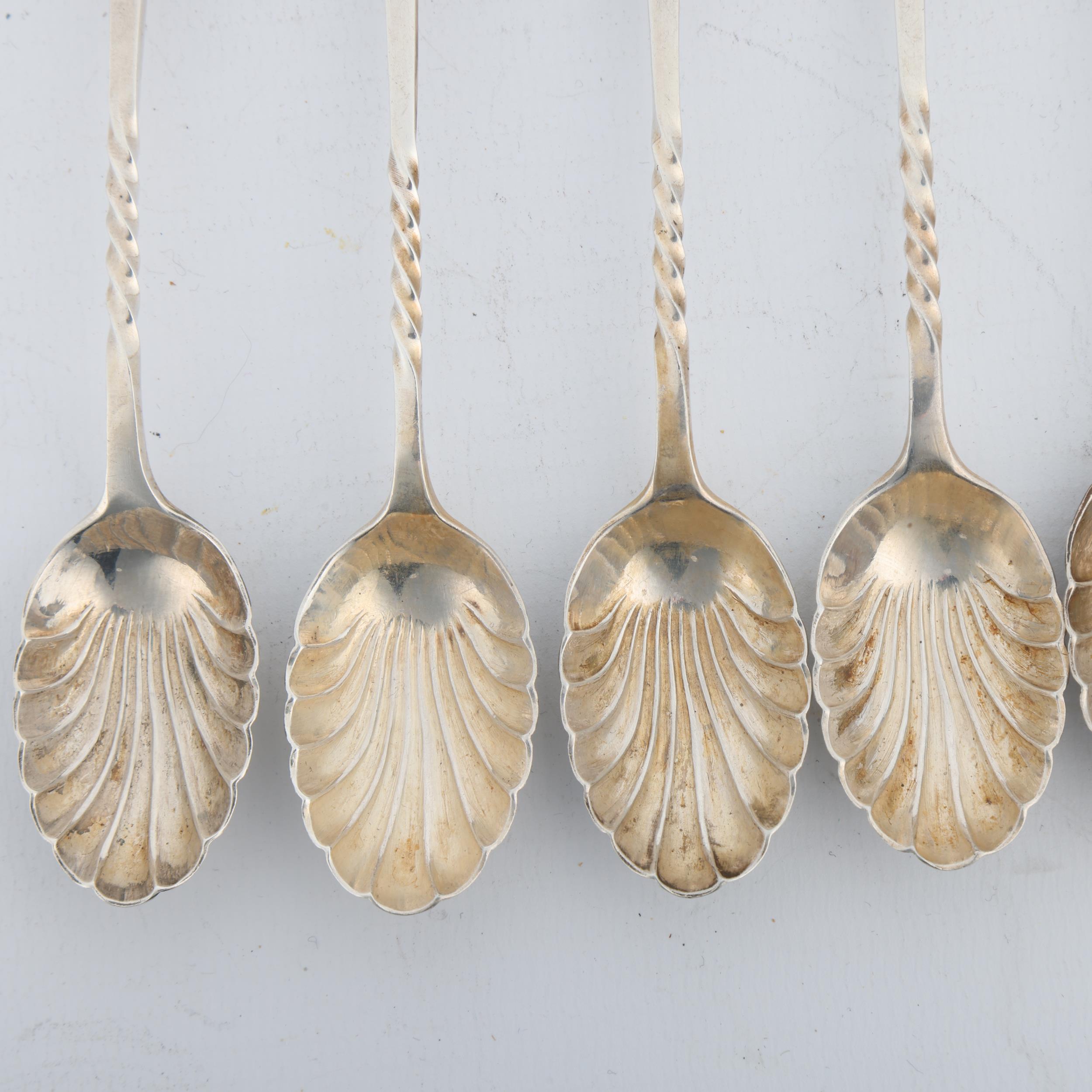 A set of 6 Edwardian silver shell teaspoons, Atkin Brothers, Sheffield 1902, 11.5cm, 2.7oz total - Image 2 of 3