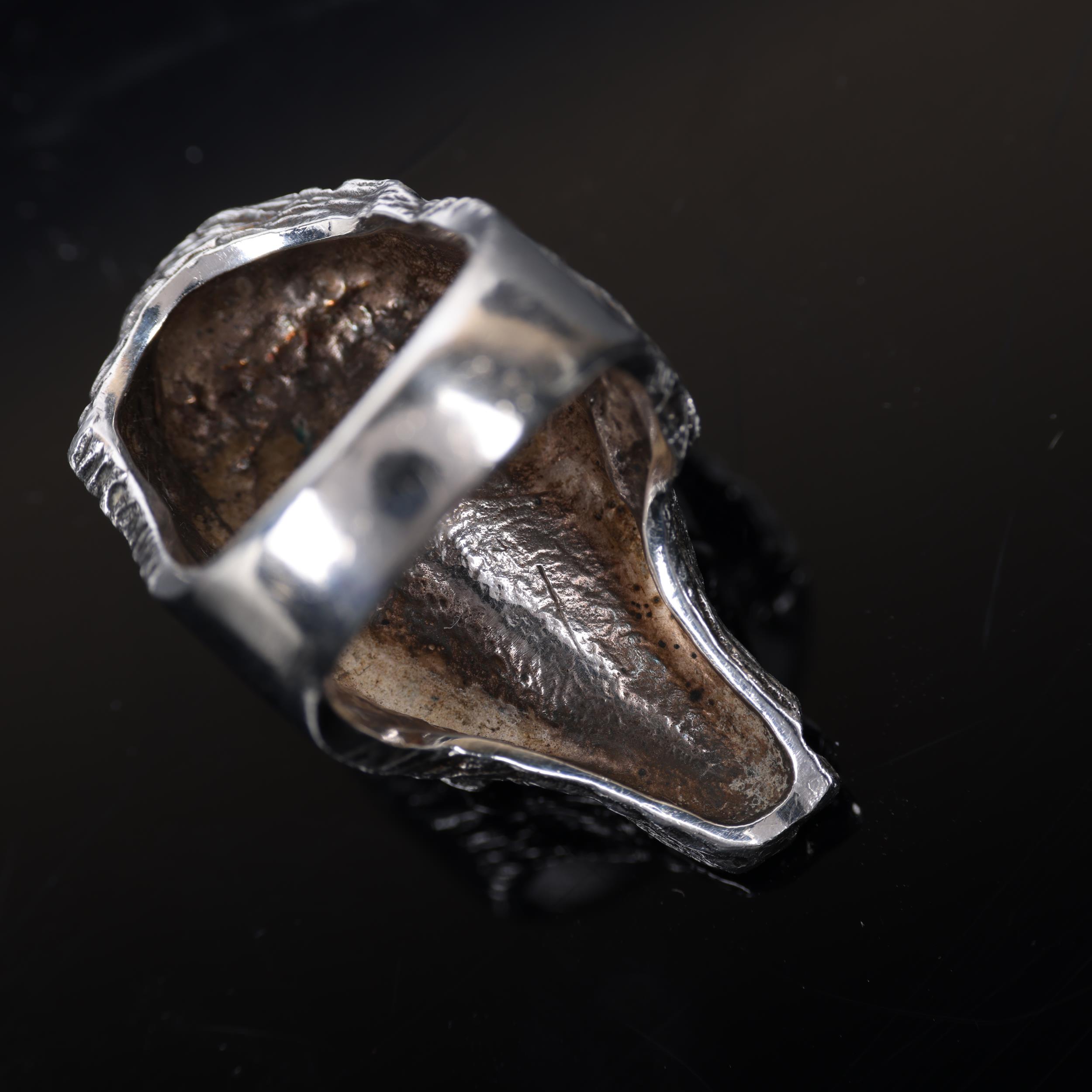 KNUD V ANDERSEN for ANTON MICHELSEN - a Danish brutalist sterling silver abstract ring, setting - Image 3 of 4