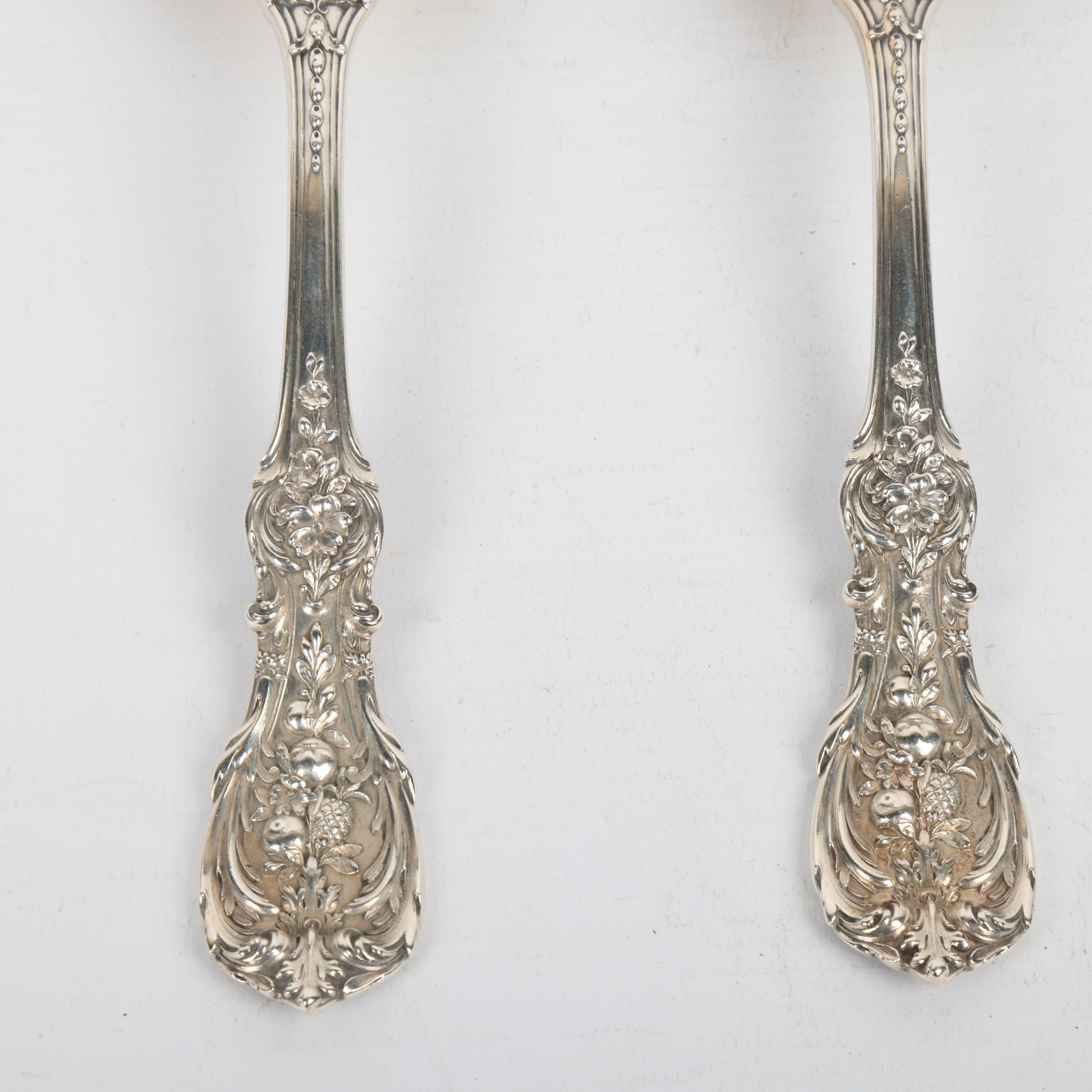 A pair of American sterling silver dessert servers, William Wise & Son, relief cast fruit and - Image 2 of 3