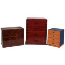 A Japanese red lacquered table-top chest of 4 drawers, with metal mounts and handles, 40cm, a
