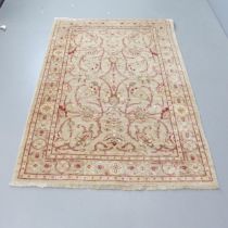 A Chobi Mahal rug. 180x125cm.