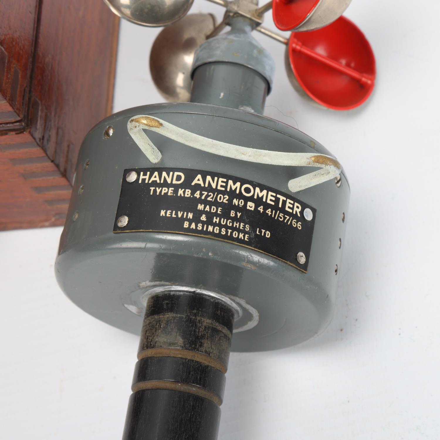 A hand anemometer, by Smiths of Basingstoke, in original teak case, case length 28cm Good original - Image 3 of 3