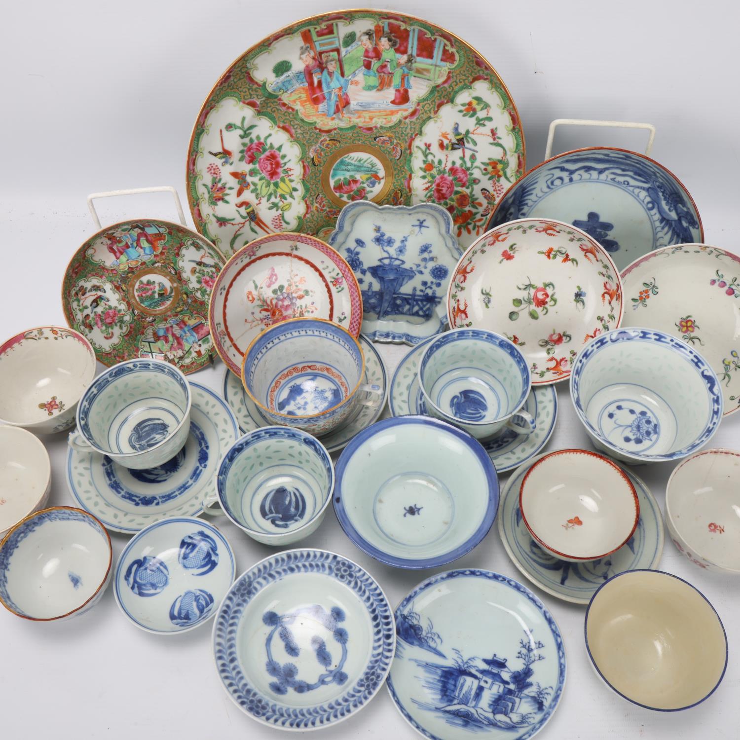 A collection of Chinese porcelain items - Image 2 of 3