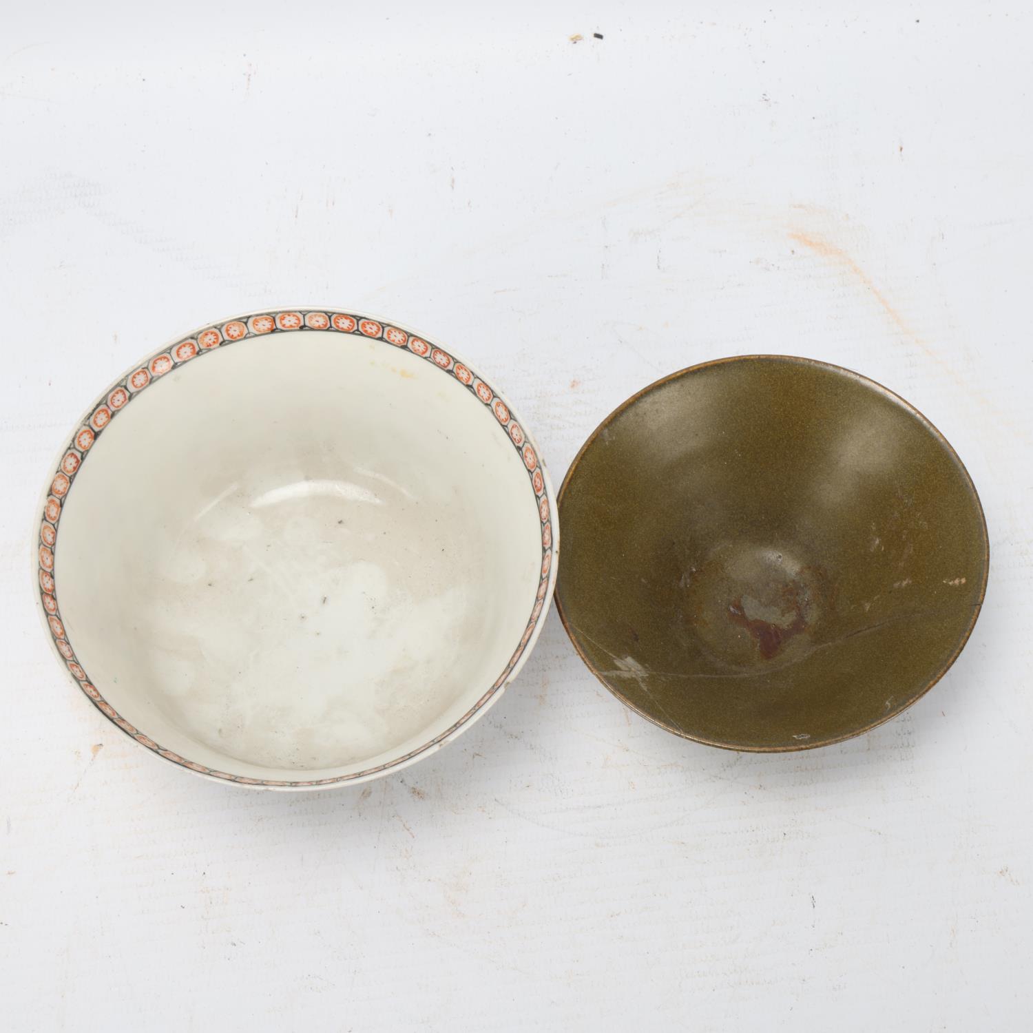 An Antique Chinese export enamelled tea bowl, together with a green glazed tea bowl, largest - Image 2 of 3