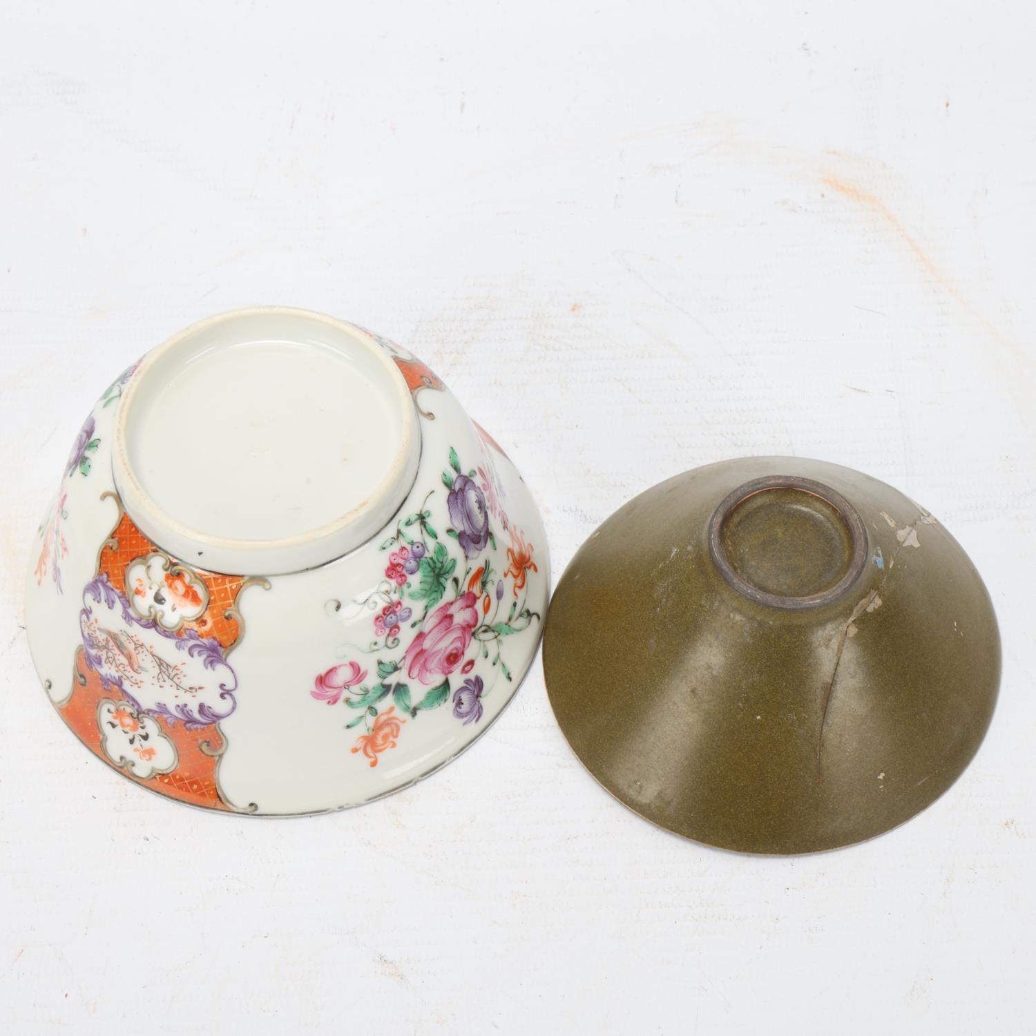 An Antique Chinese export enamelled tea bowl, together with a green glazed tea bowl, largest - Image 3 of 3