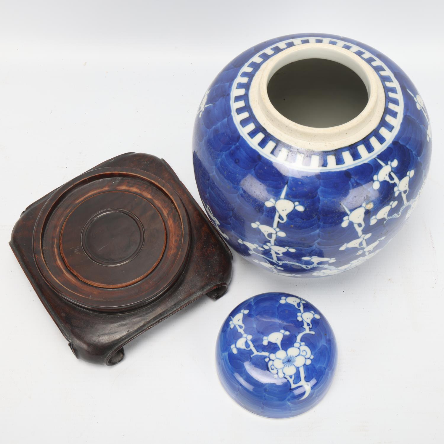 A Chinese blue and white porcelain ginger jar and cover, on original carved wood stand, overall - Image 3 of 3