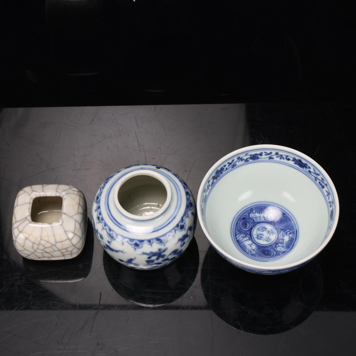 A small Chinese blue and white porcelain vase, height 6.5cm, a blue and white porcelain bowl, - Image 2 of 3