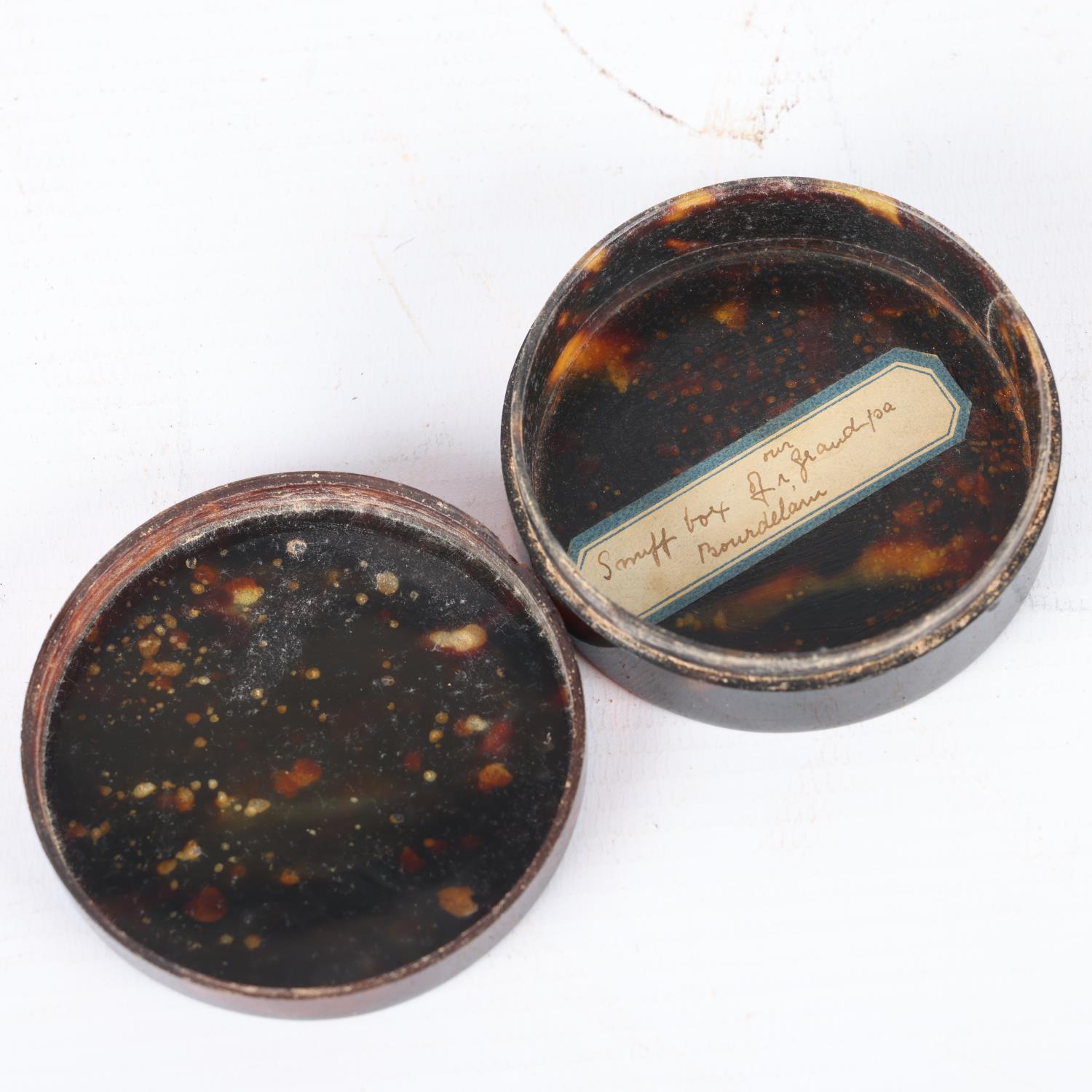 19th century circular tortoiseshell snuffbox, diameter 6.5cm Good condition, no chips - Image 3 of 3