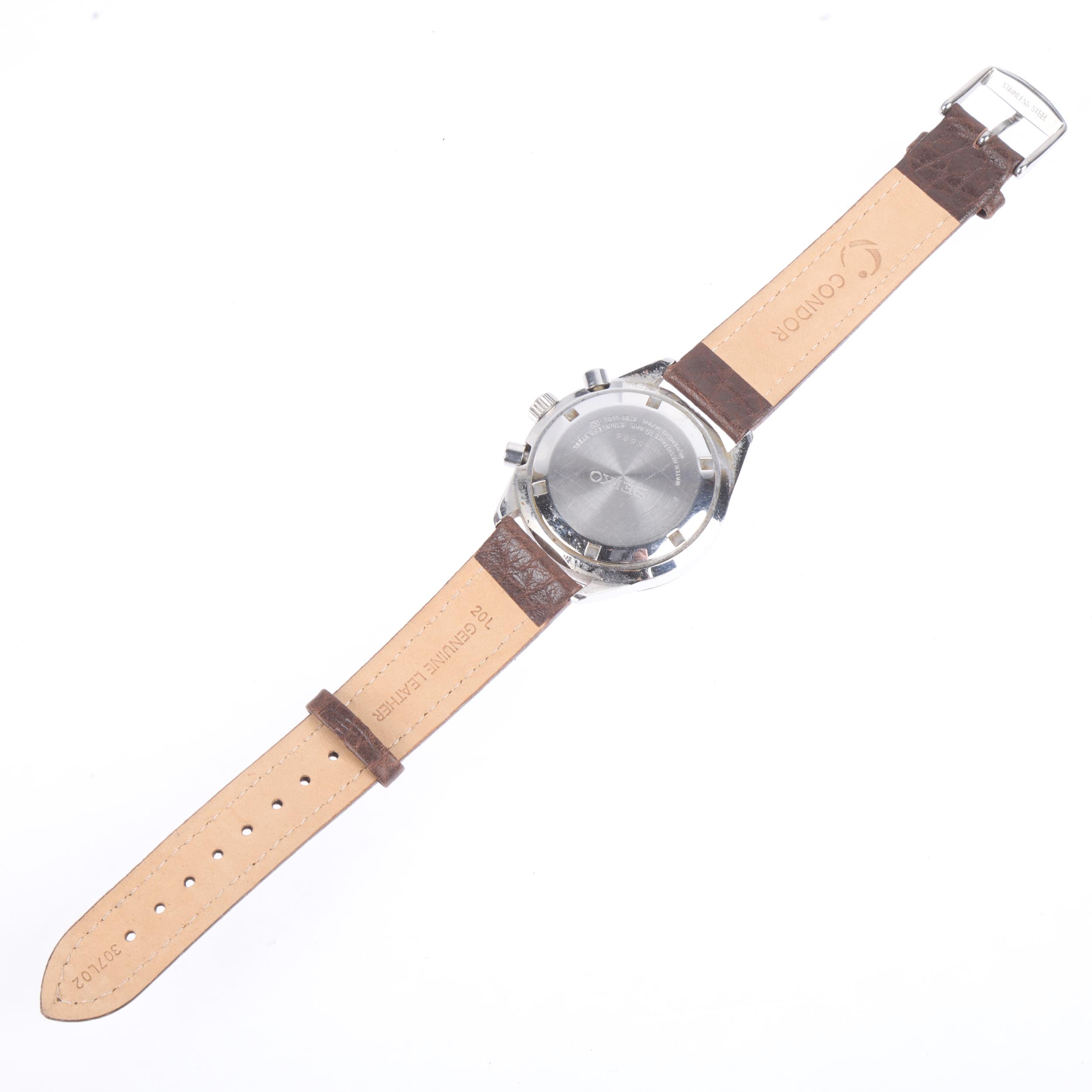 SEIKO - a stainless steel 100M quartz chronograph calendar wristwatch, ref. 6T63-00B0, silvered dial - Bild 3 aus 5