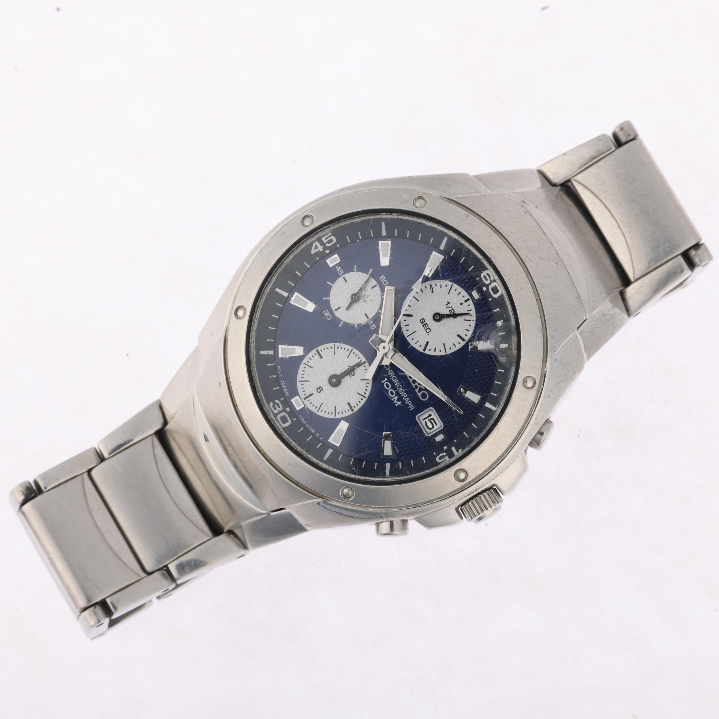SEIKO - a stainless steel quartz chronograph calendar bracelet watch, ref. 7T92-0HX0, circa 2010, - Image 2 of 5