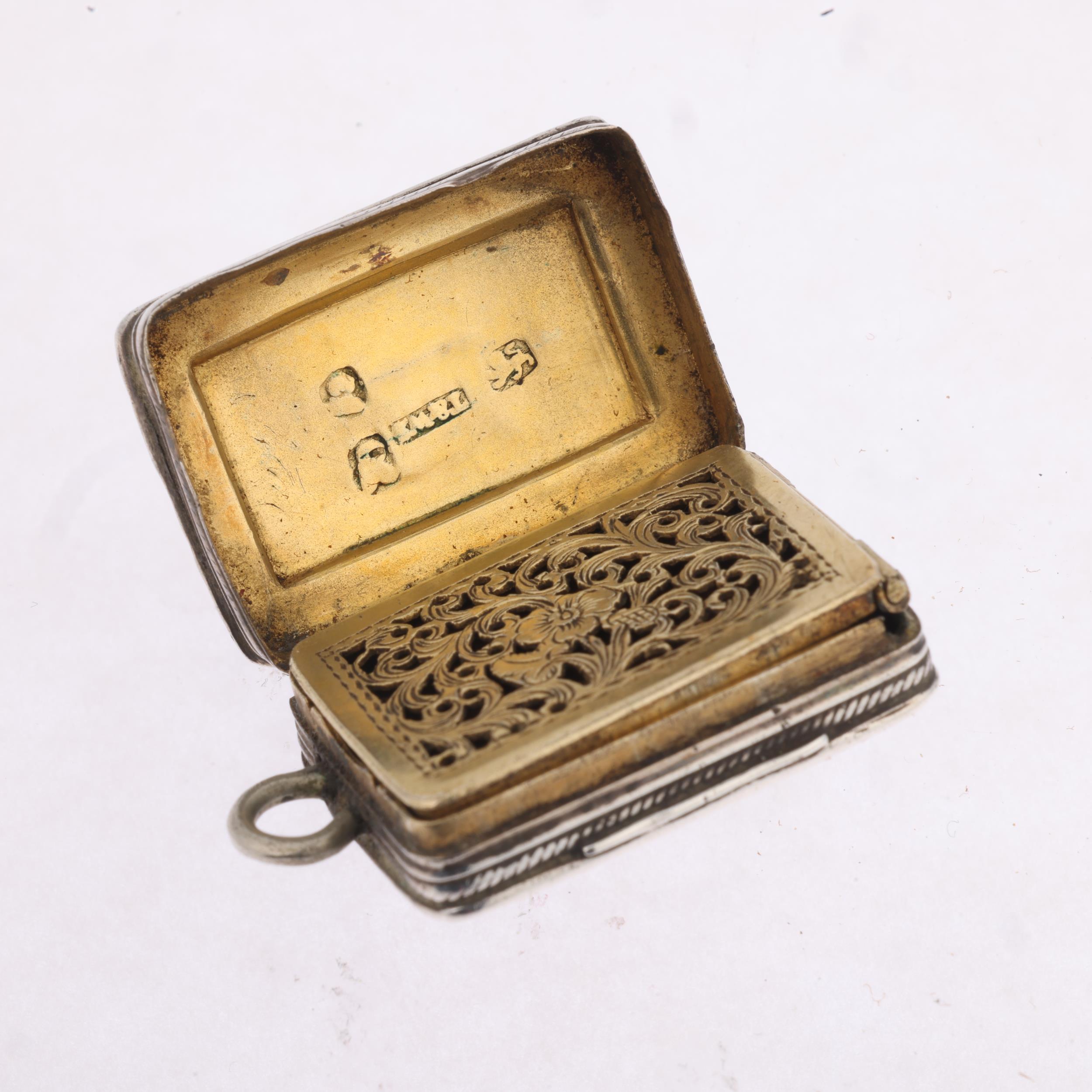 A George IV silver vinaigrette, Thomas & William Simpson, Birmingham 1822, rectangular form, with - Image 3 of 3