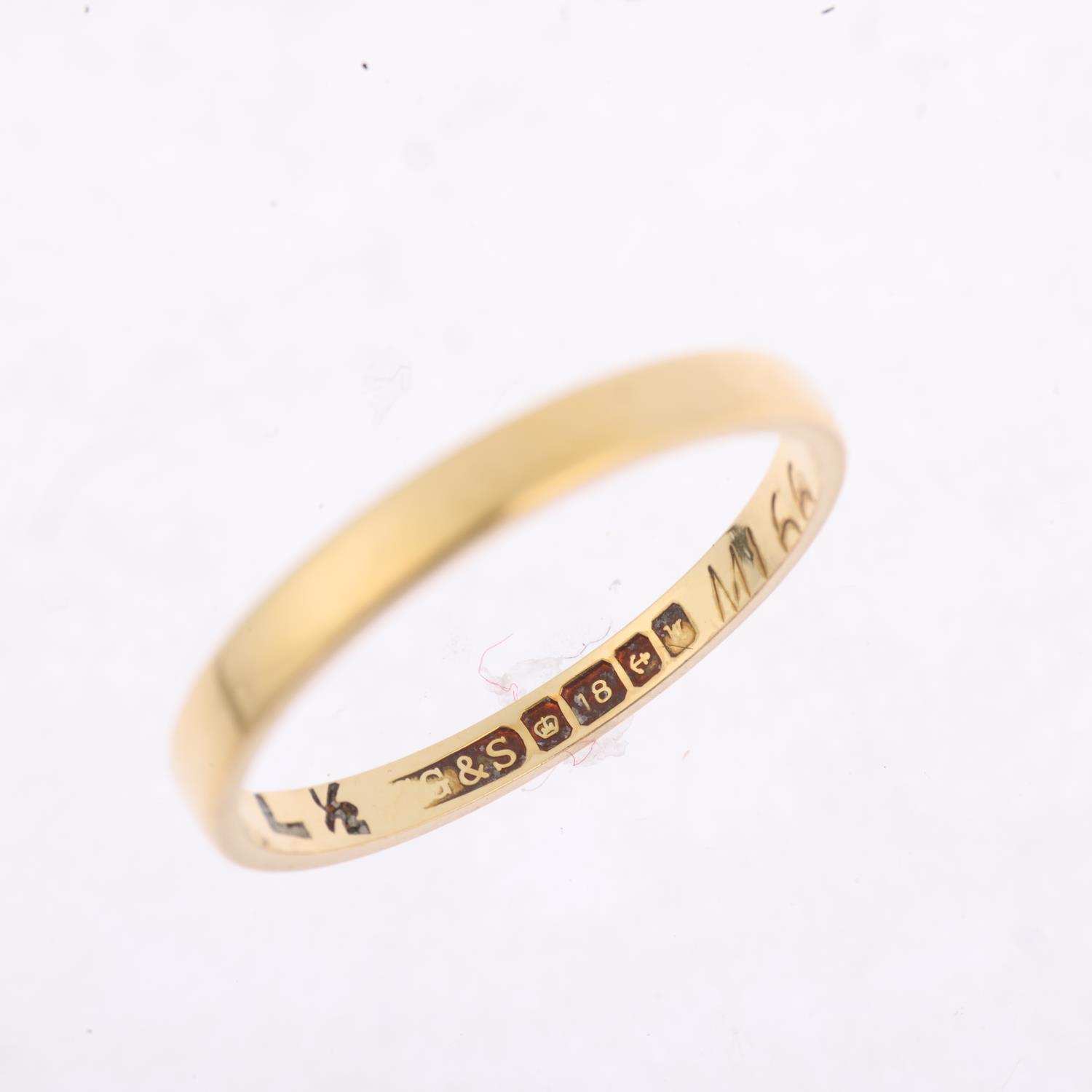 A late 20th century 18ct gold wedding band ring, maker CG&S, Birmingham 1971, band width 2.2mm, size - Image 2 of 4