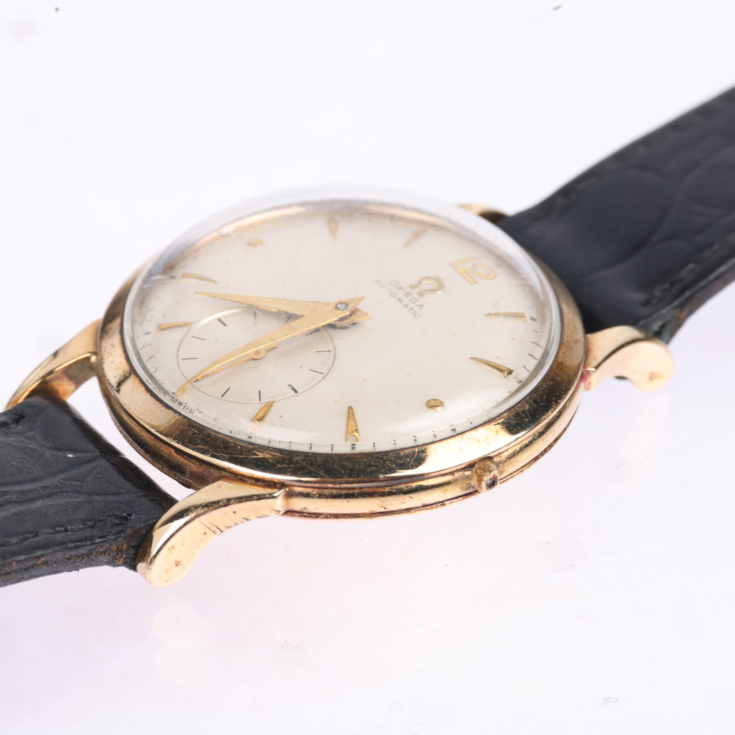 OMEGA - a Vintage 9ct gold 'Bumper' automatic wristwatch, ref. 12308, circa 1947, silvered dial with - Image 4 of 5
