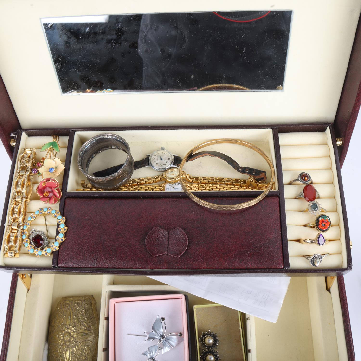 Various costume jewellery, including amber clip-on earrings, rings, wristwatches, etc Lot sold as - Image 2 of 4
