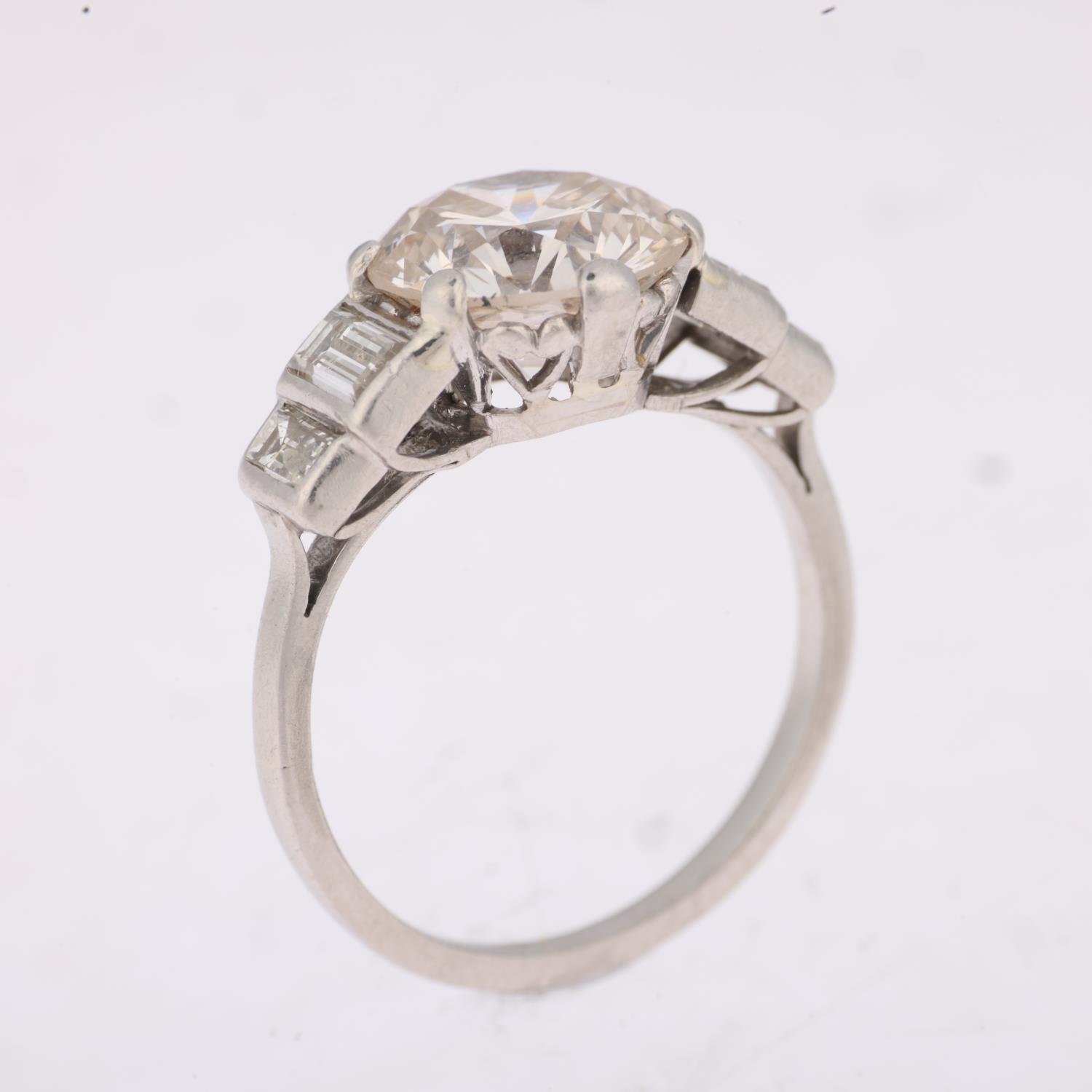 An Art Deco 2.5ct solitaire diamond ring, centrally claw set with 2.5ct round brilliant-cut diamond, - Bild 2 aus 4