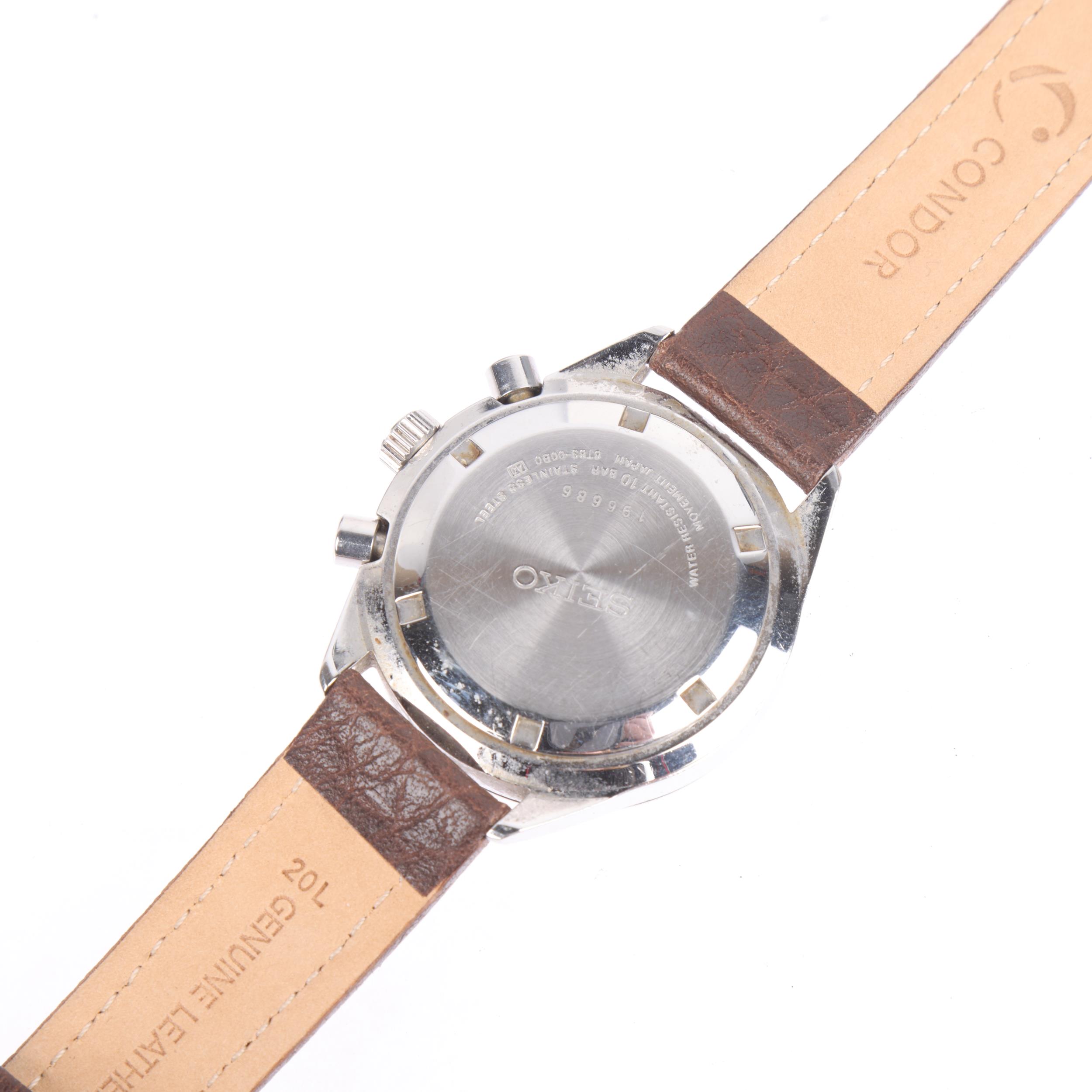 SEIKO - a stainless steel 100M quartz chronograph calendar wristwatch, ref. 6T63-00B0, silvered dial - Bild 4 aus 5