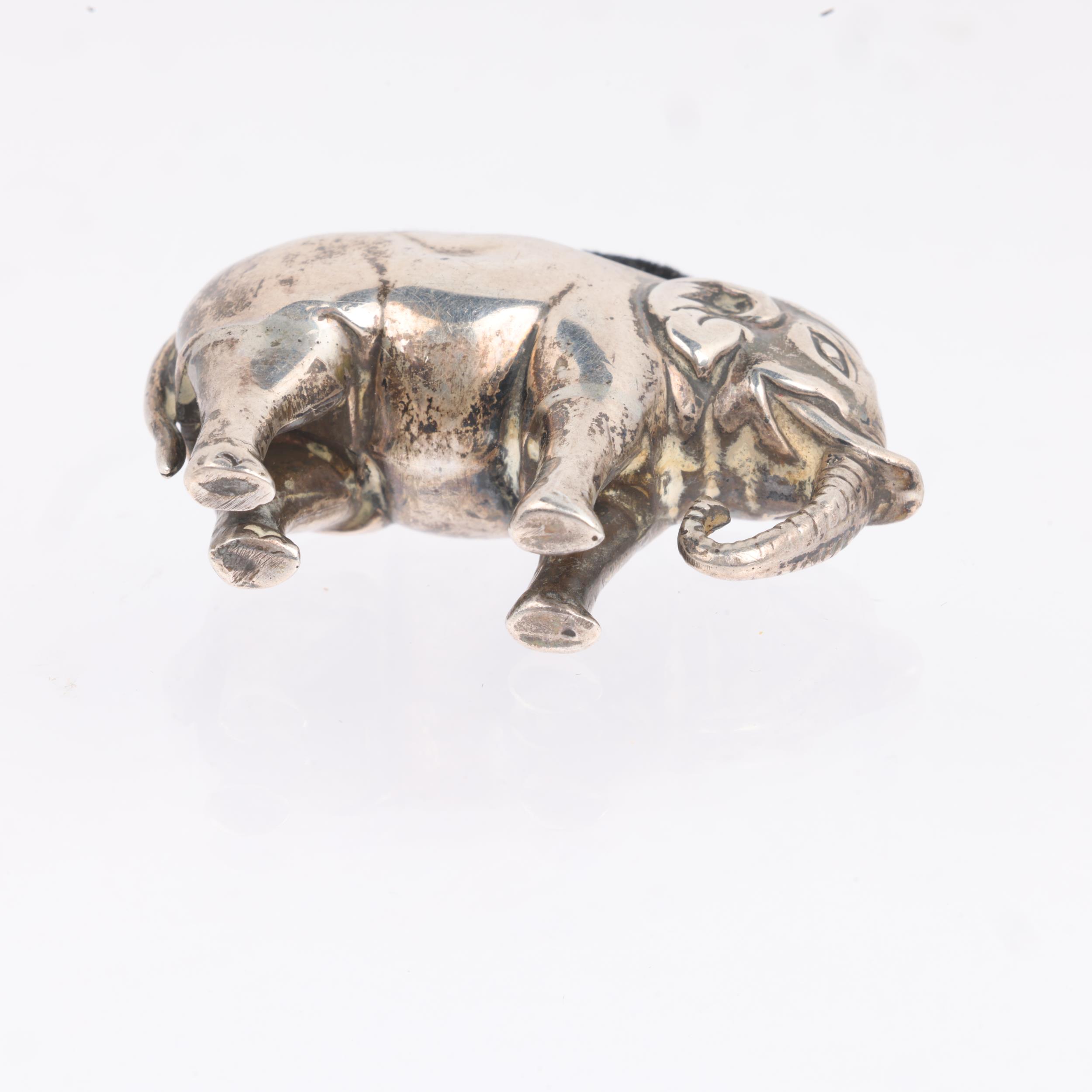 An Edwardian novelty silver figural elephant pin cushion, Adie & Lovekin Ltd, Birmingham 1906, 4cm 1 - Image 3 of 3