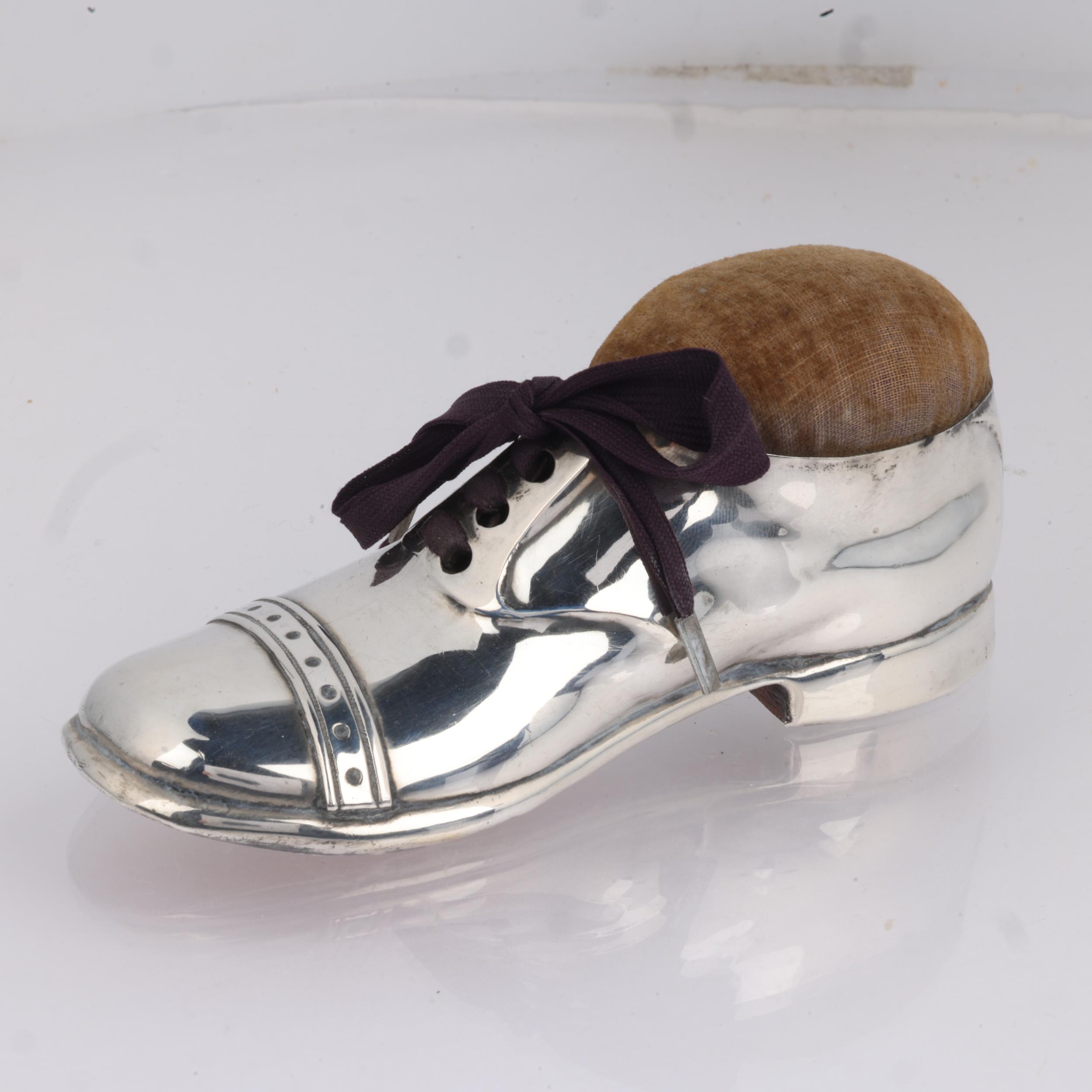 A George V novelty silver brogue shoe pin cushion, S Blanckensee & Son, Chester 1921, 12.5cm No - Image 2 of 3