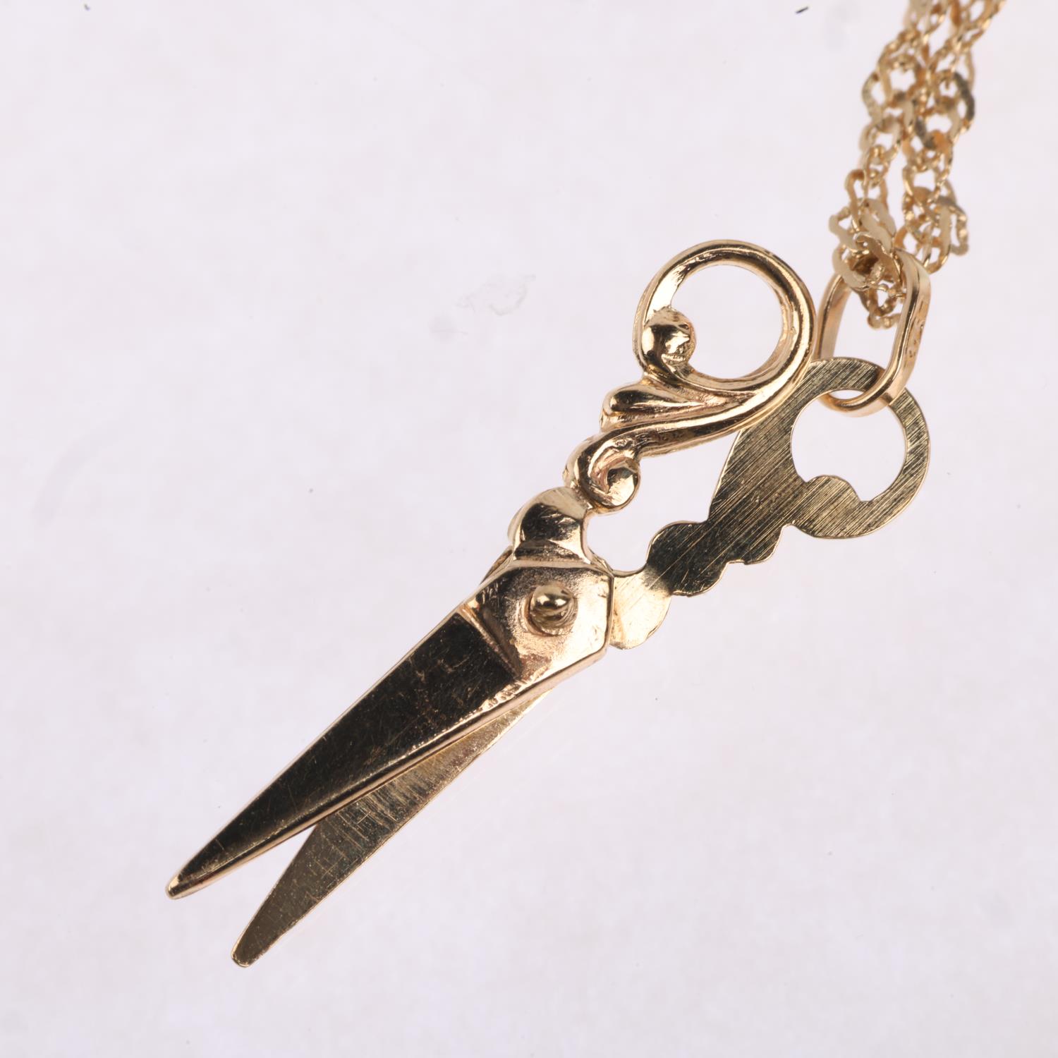 A 9ct gold novelty scissors pendant necklace, on 9ct Prince of Wales link chain, pendant 28.4mm, - Image 3 of 4