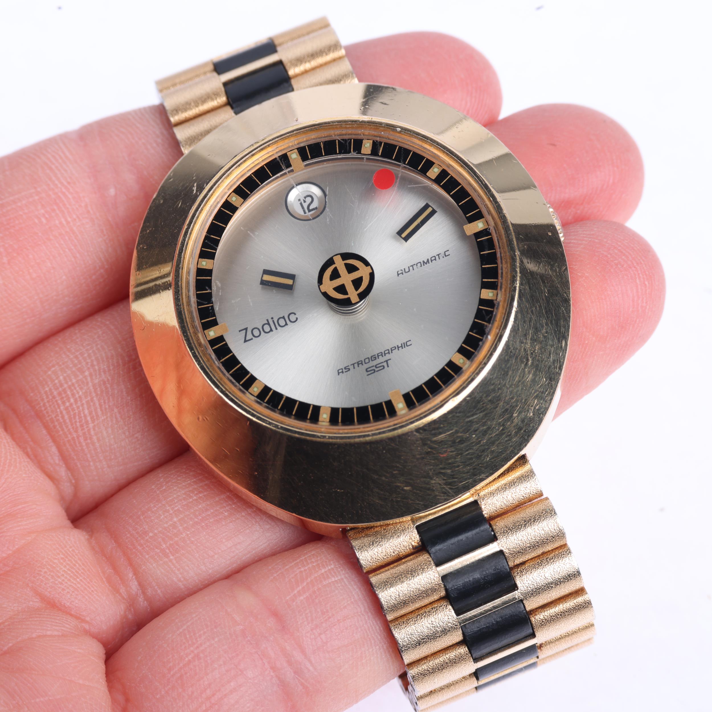 ZODIAC - a Vintage gold plated stainless steel Astrographic SST "Mystery Dial" automatic calendar - Bild 5 aus 5