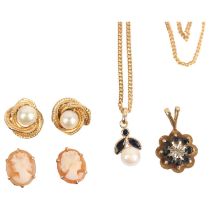 Various 9ct gold jewellery, including sapphire and pearl pendant, cameo earrings, etc, 6.7g gross