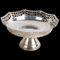 An Elizabeth II silver pedestal bon bon dish, probably A Taite & Sons Ltd, London 1965, diameter