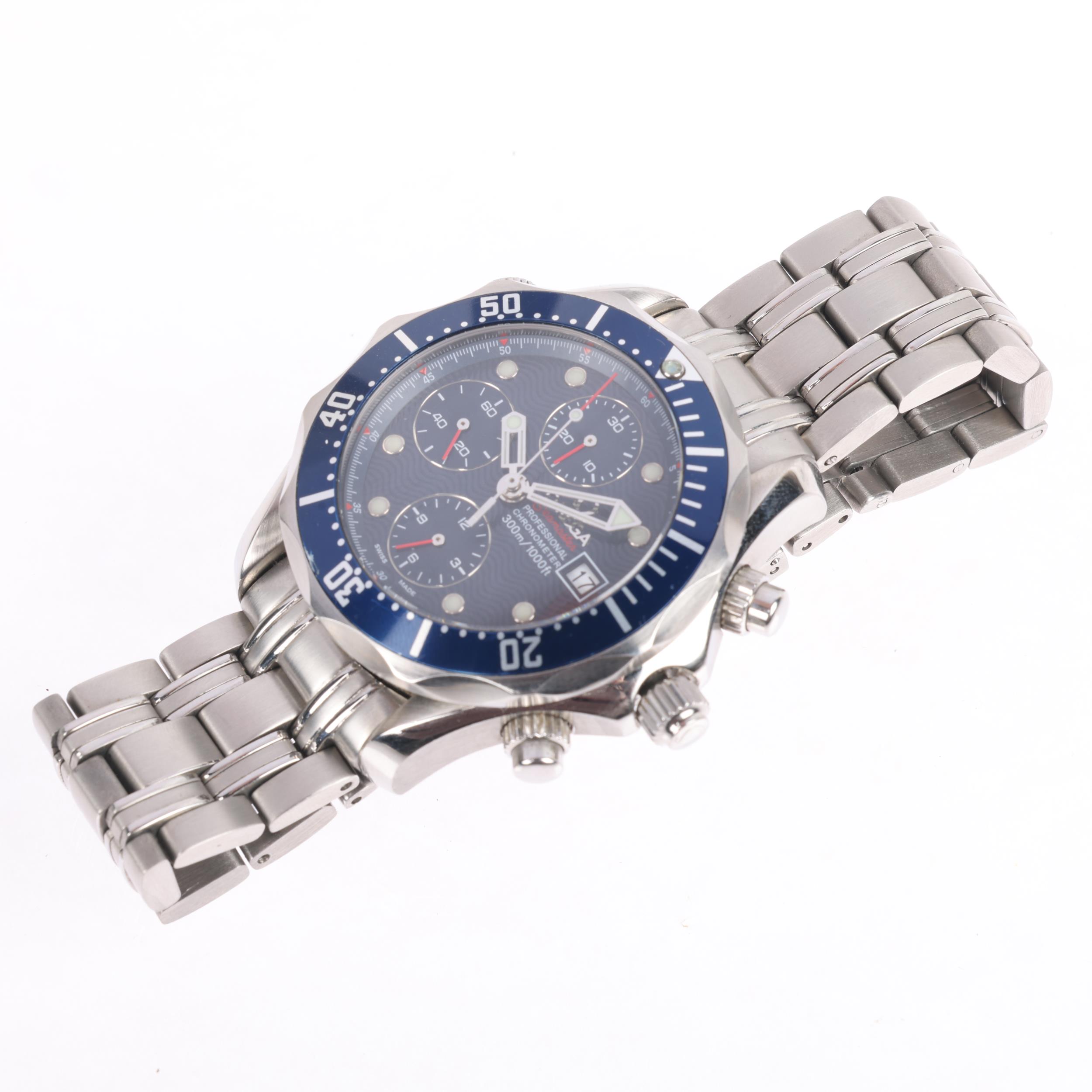 OMEGA - a stainless steel Seamaster Professional automatic chronograph calendar bracelet watch, ref. - Bild 2 aus 5