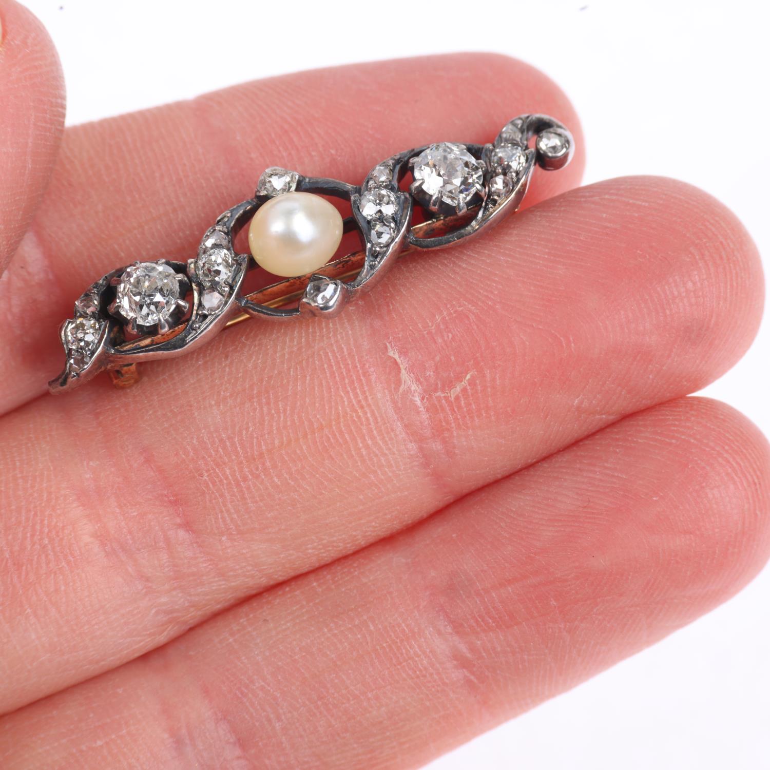 An Art Nouveau pearl and diamond openwork bar brooch, circa 1900, centrally set with 6mm pearl - Image 4 of 4