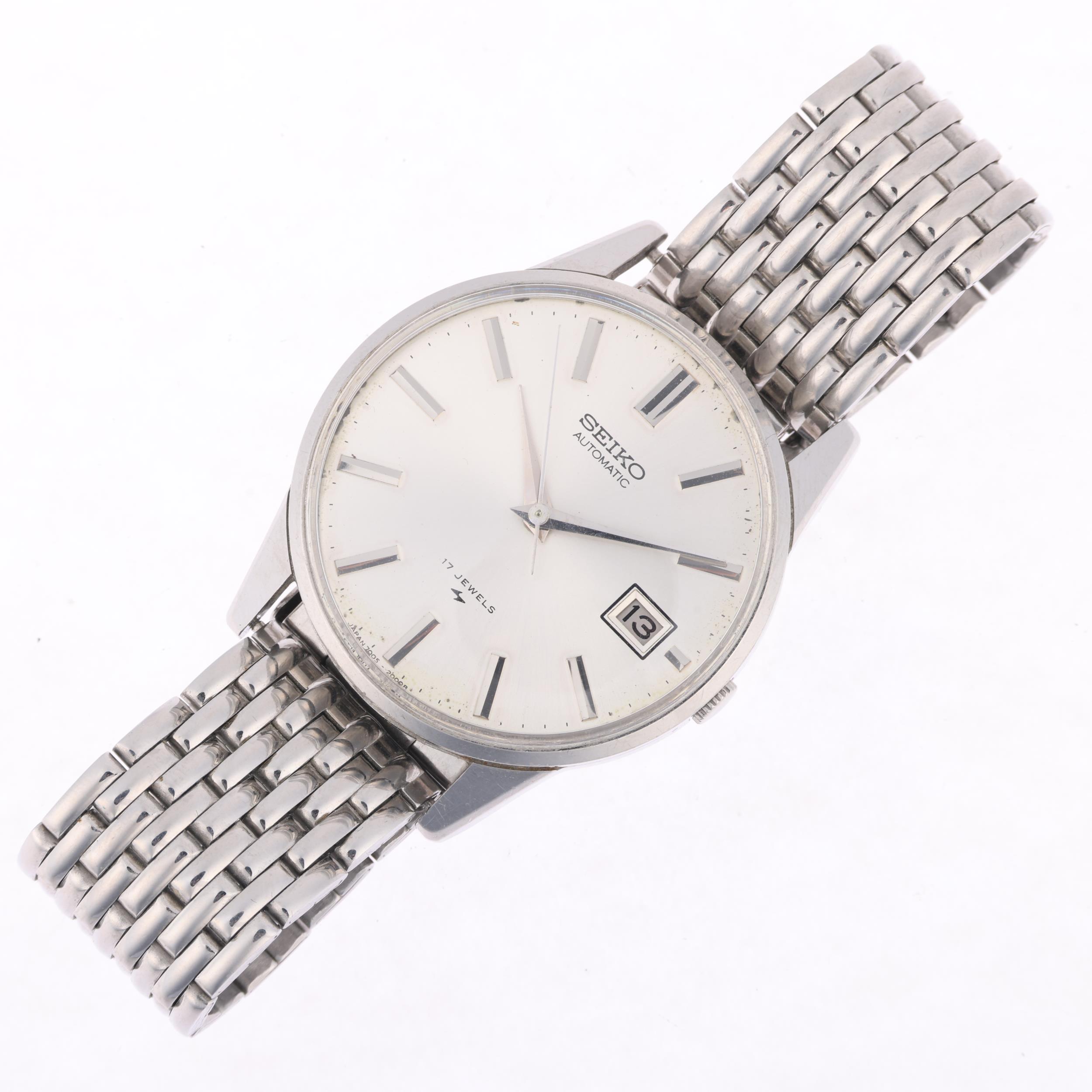 SEIKO - a Vintage stainless steel automatic calendar bracelet watch, ref. 7005-2000, circa 1971, - Image 2 of 5
