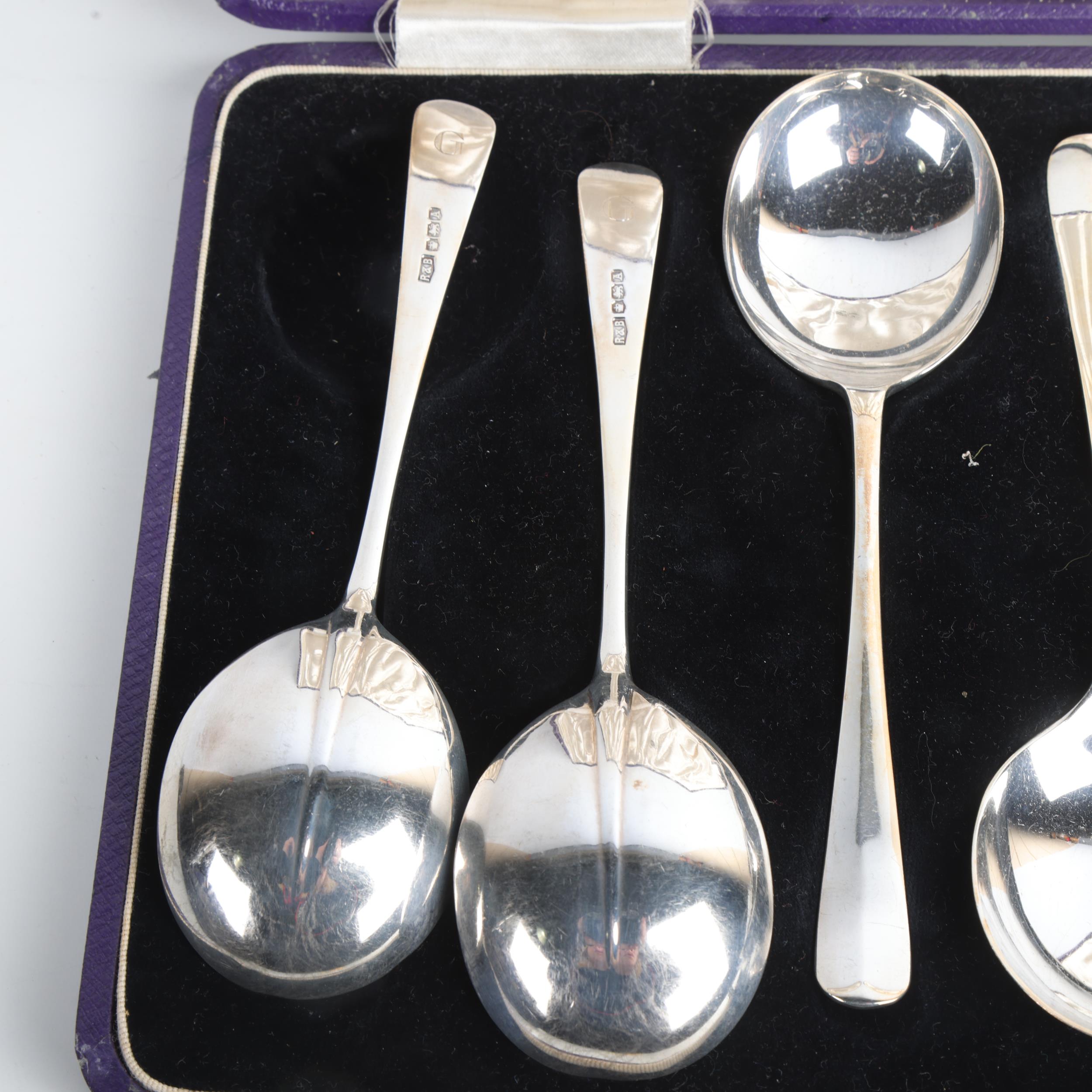 A cased set of 6 George VI silver Rattail pattern soup spoons, Roberts & Belk, Sheffield 1943, 17cm, - Bild 3 aus 3