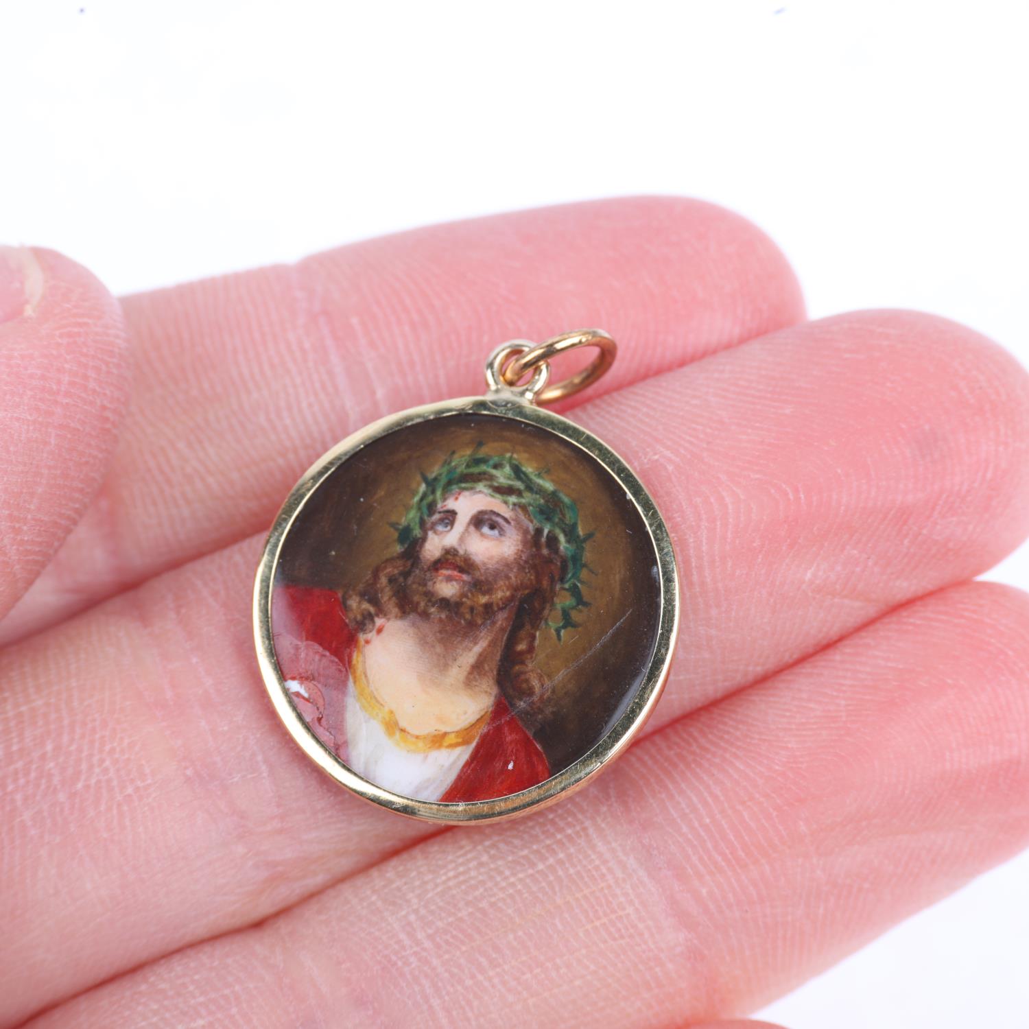 A Vintage enamel 'Jesus Christ' pendant, hand painted decoration with engine turned sunburst - Image 4 of 4