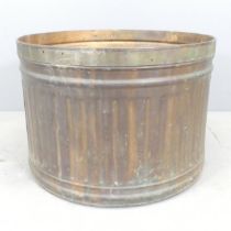 A large copper planter. 61x43cm.