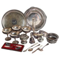 A group of silver plated wear, to include 2 serving trays, cased pair of mother-of-pearl handled