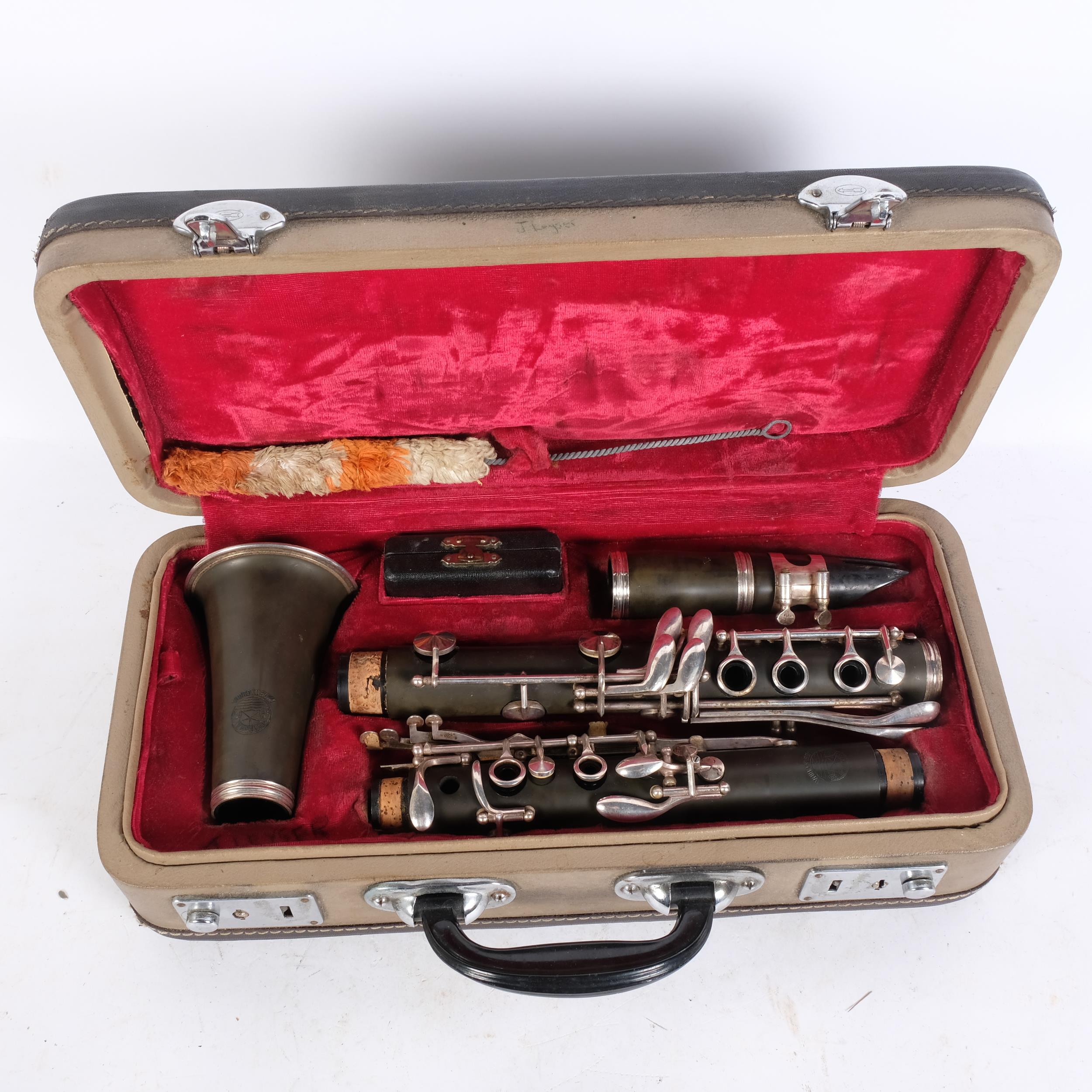 A Hsinghai clarinet, serial no. D130, in original fitted hardshell case - Image 2 of 2