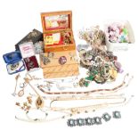A collection of mixed costume necklaces, brooches, and other jewellery (boxful)