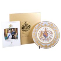 A limited edition English bone china 2012 Diamond Jubilee commemorative charger, 32cm, no. 401/1000,