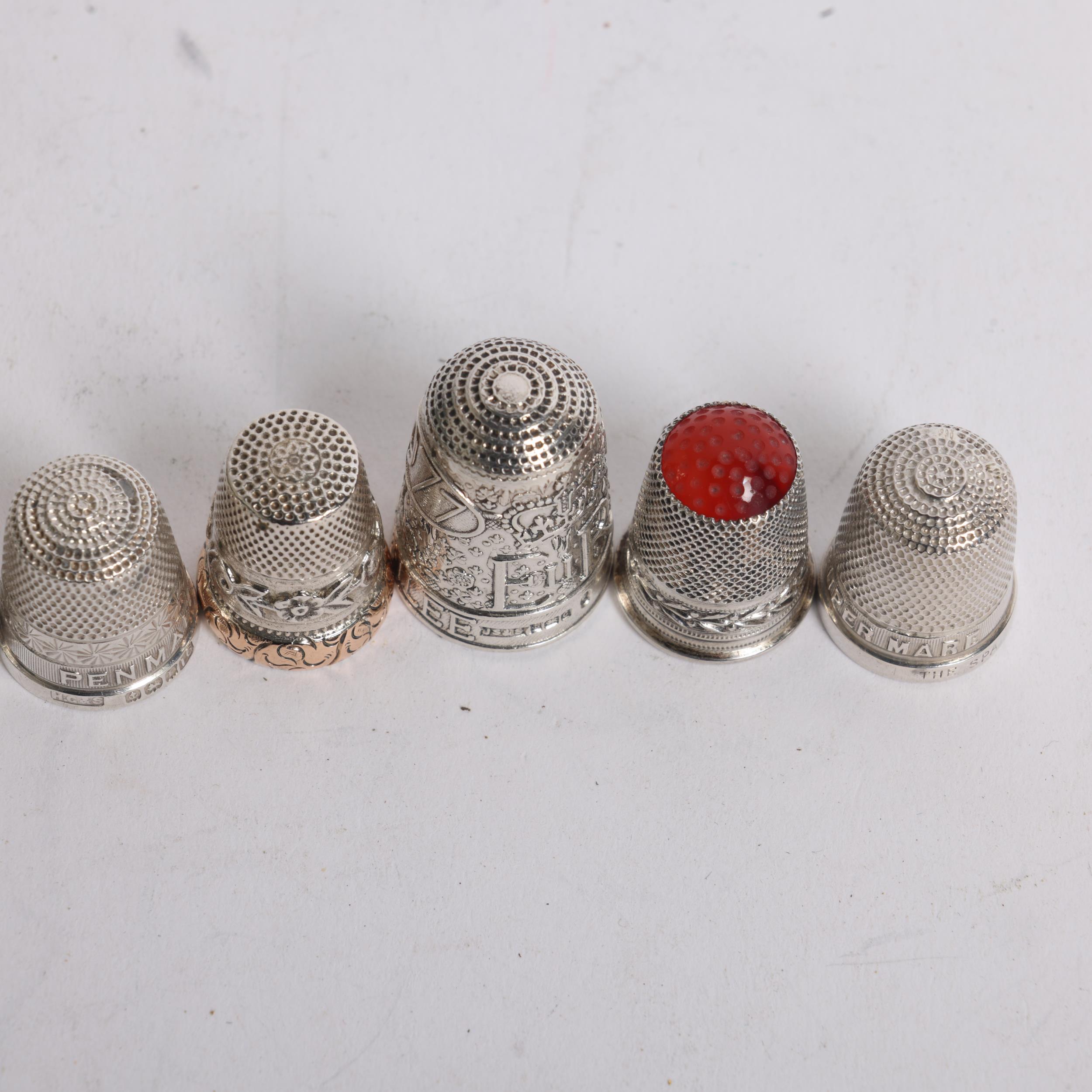 A group of 6 various silver thimbles, including a Silver Jubilee example - Image 2 of 2