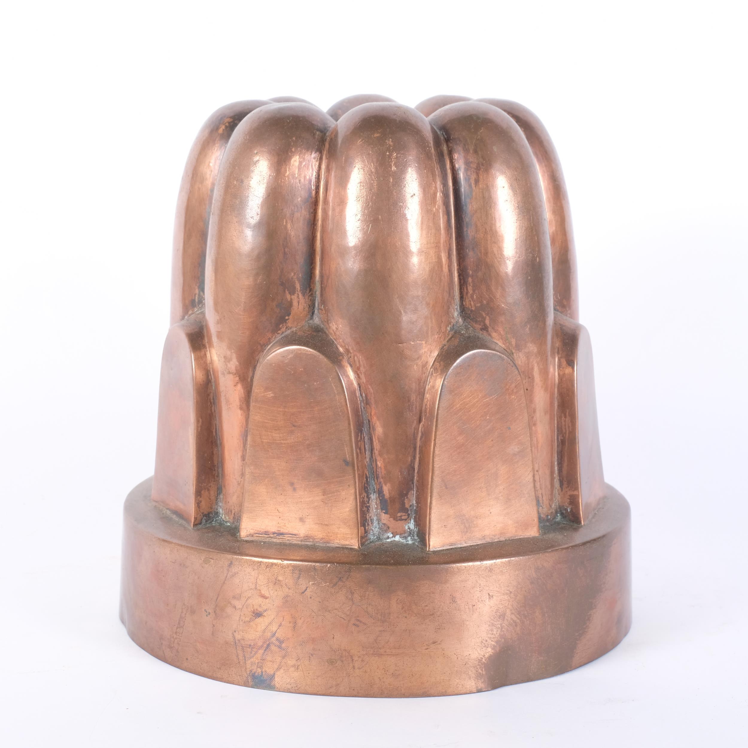 A large Victorian copper and tin cake/jelly mould, H22cm - Image 2 of 2