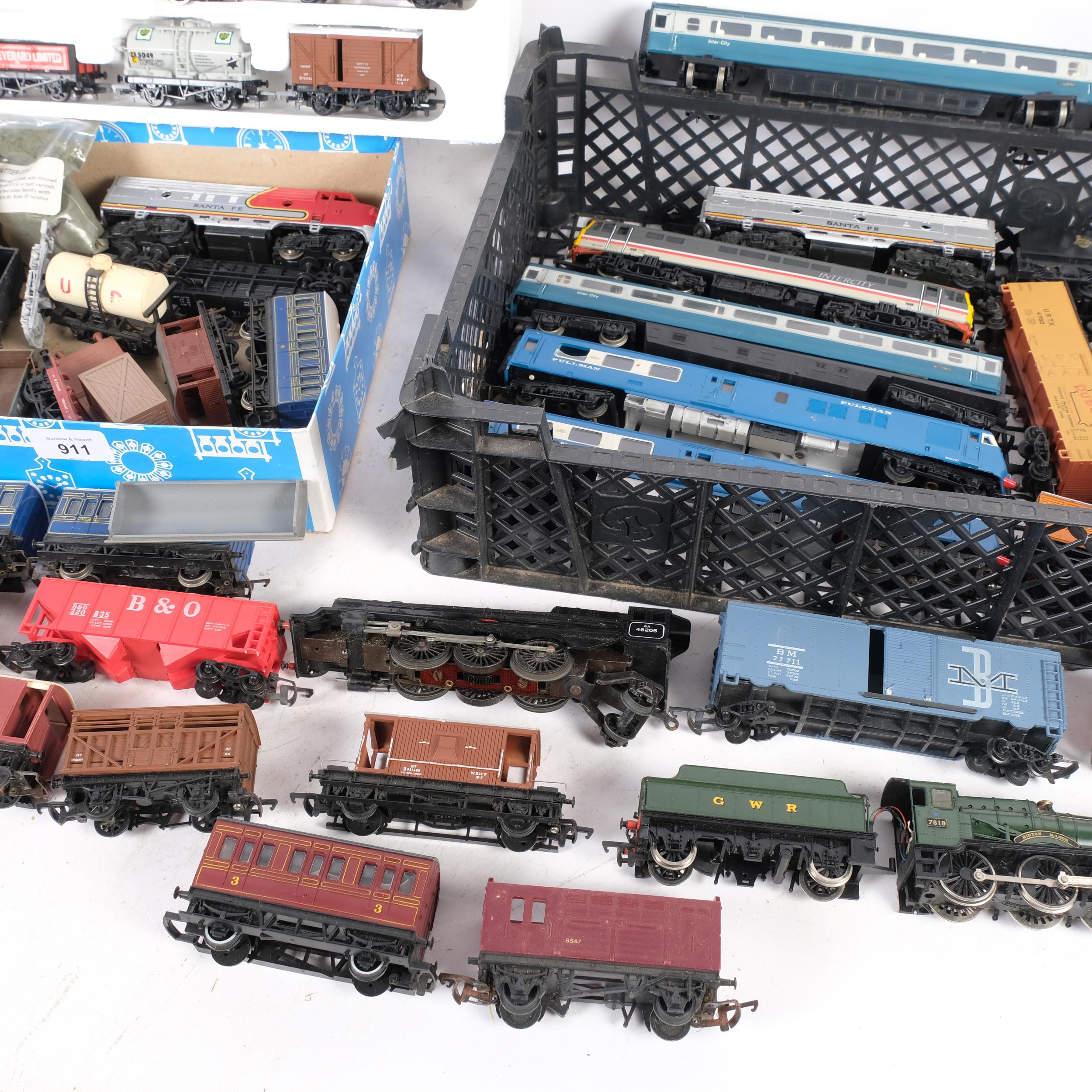 A quantity of OO gauge locomotives, goods wagons, carriages, etc, various brands including Hornby - Image 2 of 2