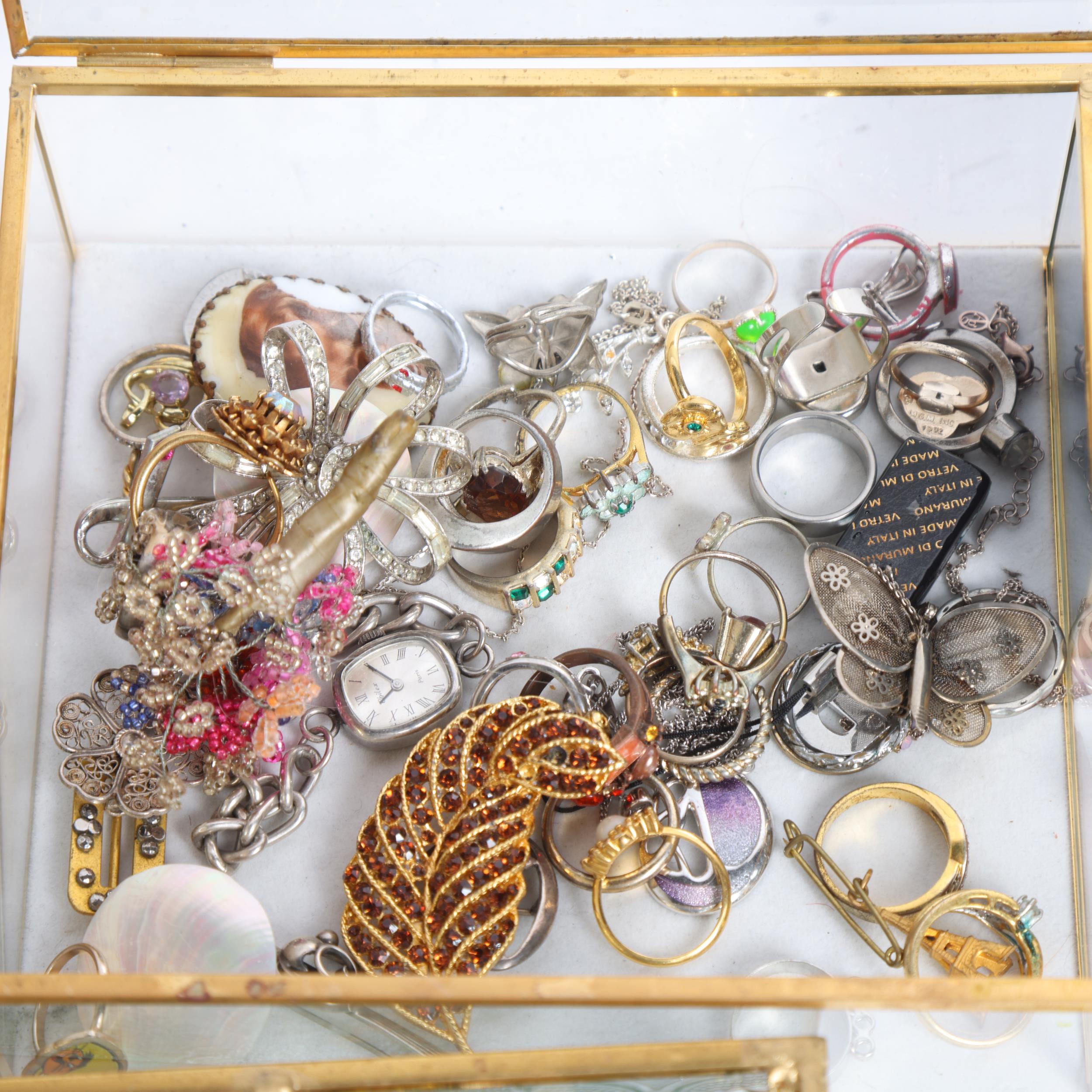 3 display cases of mixed Vintage and other costume brooches, rings, earrings, etc - Image 2 of 2
