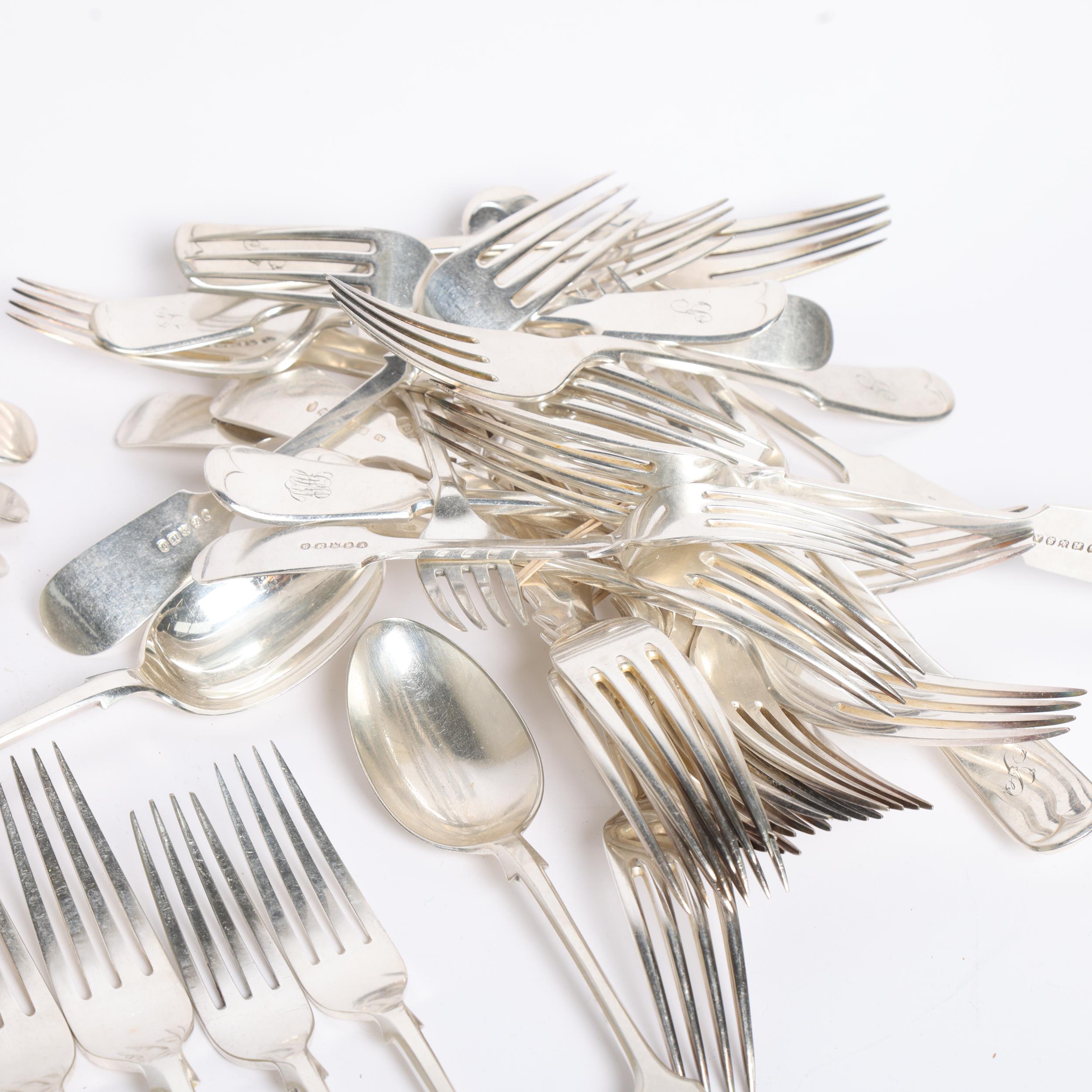 A box of various plated flatware, including Fiddle pattern forks and spoons, ivorine-handled - Image 2 of 2