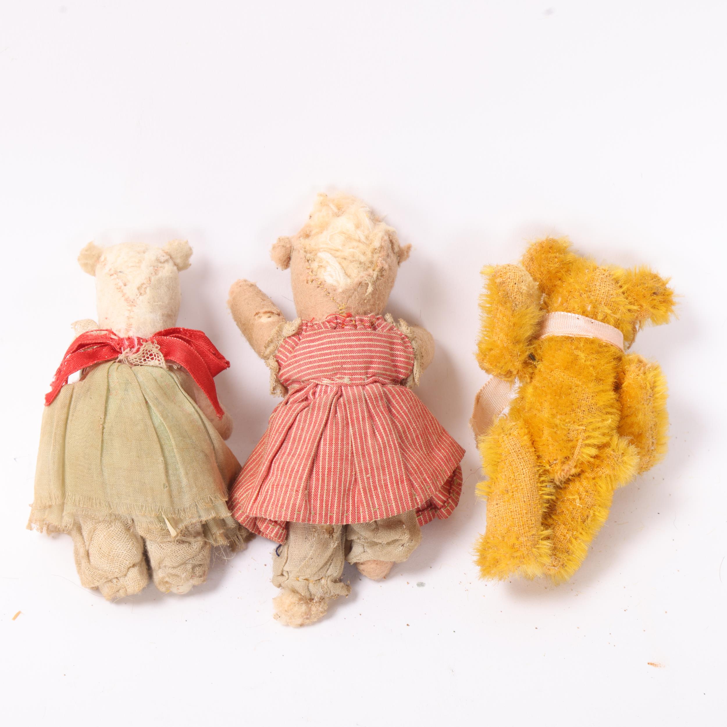 3 miniature Vintage teddy bears, 1 with glass eyes (3) - Image 2 of 3