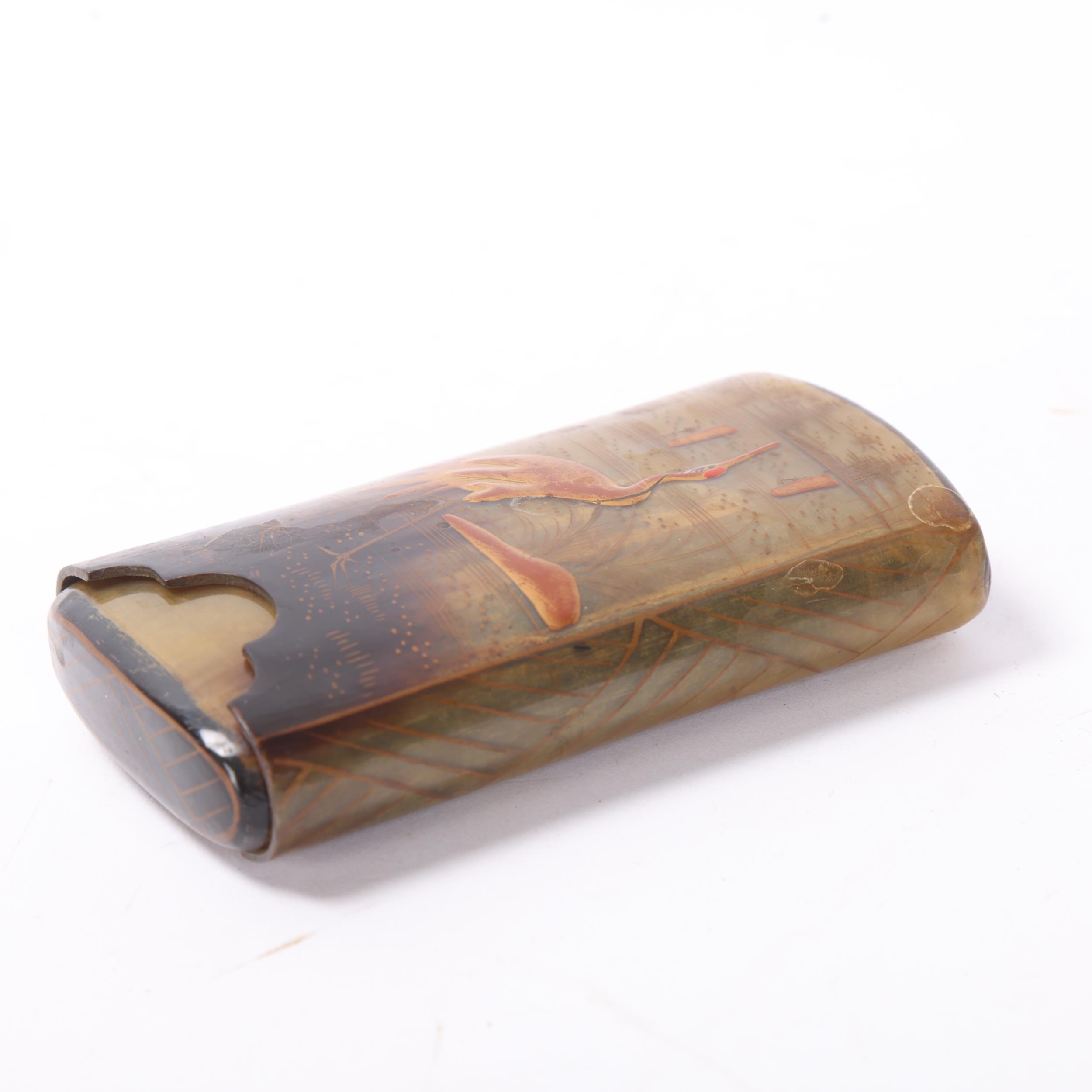 A Japanese tortoiseshell cigar case, sliding cover with lacquer bird decoration to both sides, - Bild 3 aus 3