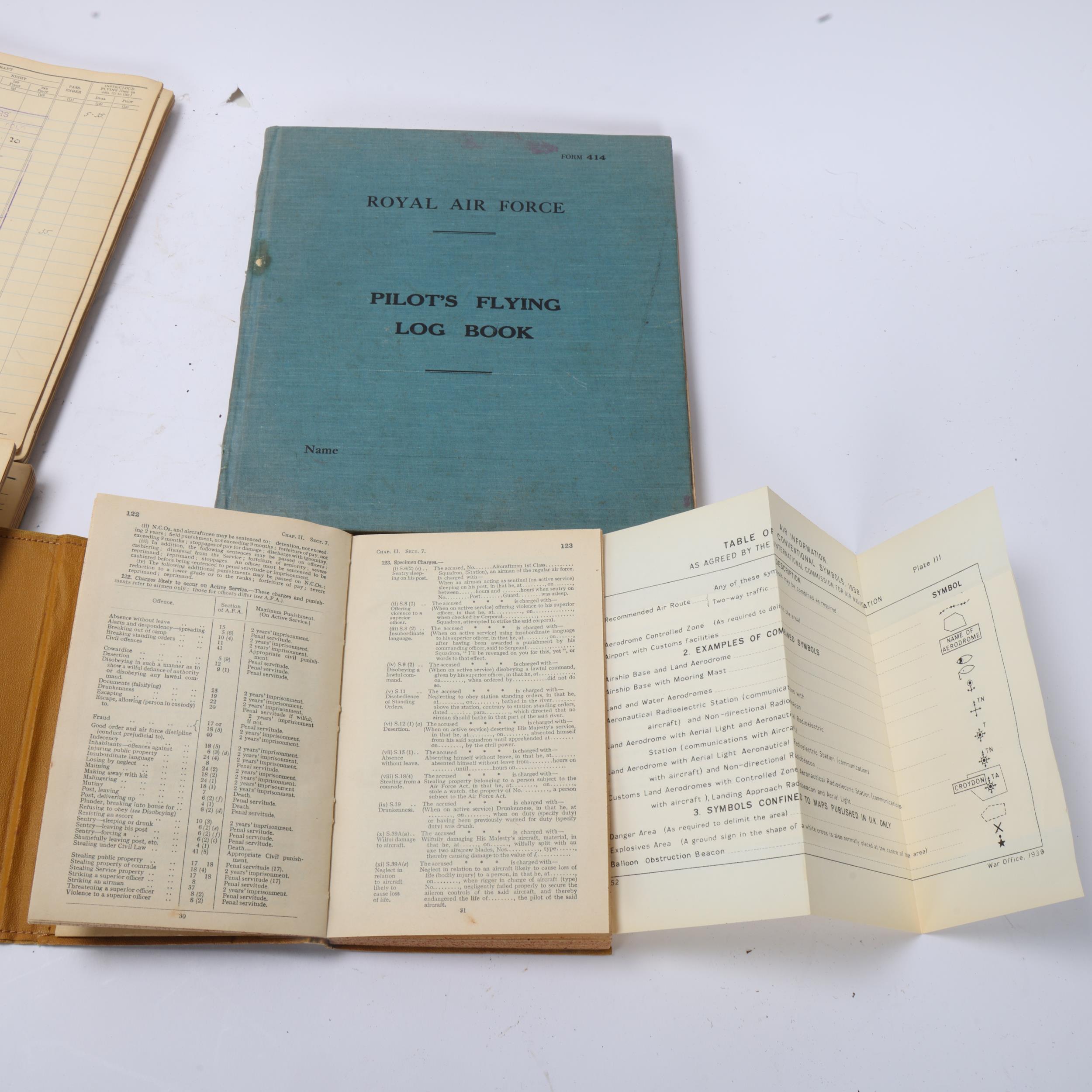 3 Pilot's flying log books, Second World War Period 1938 - 1942, for E D V Williams, and RAF - Bild 3 aus 3