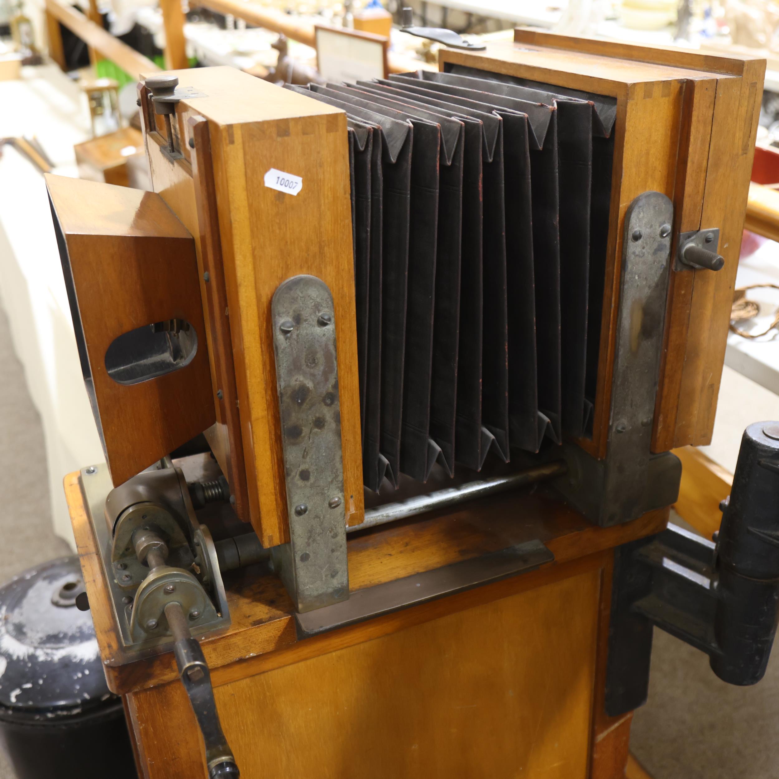 A large Victorian floor standing studio camera, mahogany and brass, with inter-changeable plate - Image 3 of 10