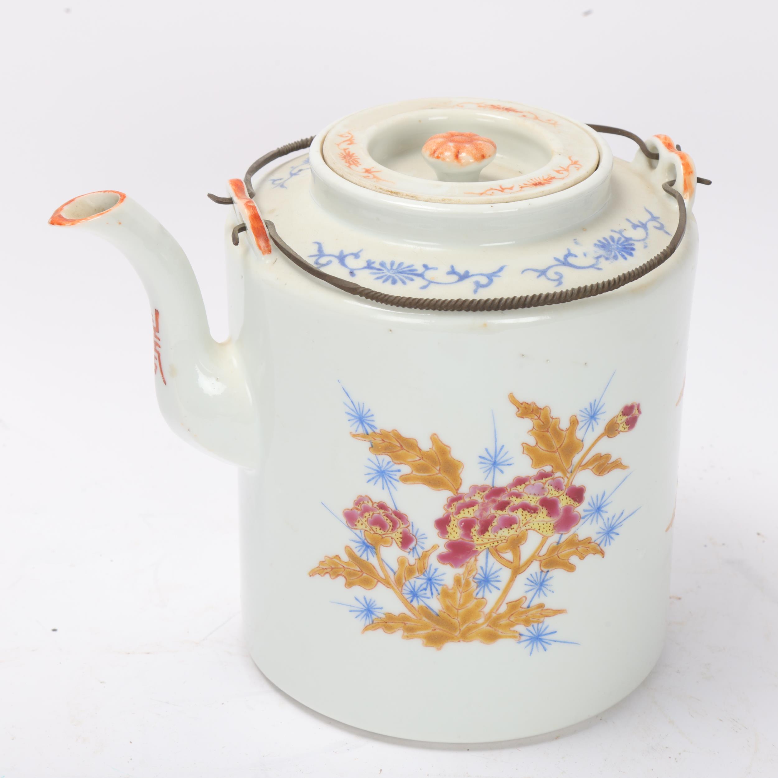 A Chinese white glaze porcelain cylindrical teapot, with painted and gilded enamel flowers, 6 - Image 2 of 3